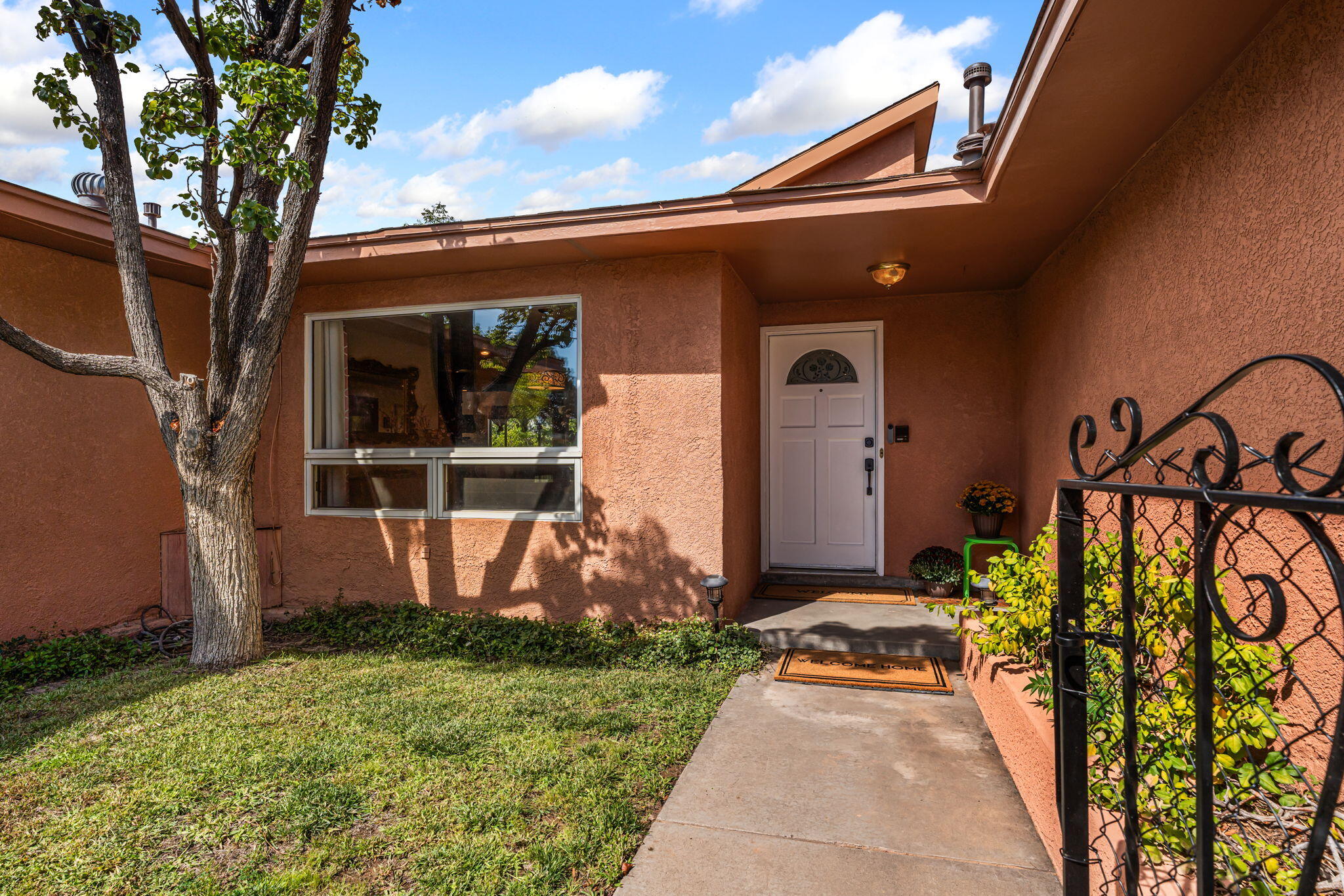 5001 JUSTIN Drive NW