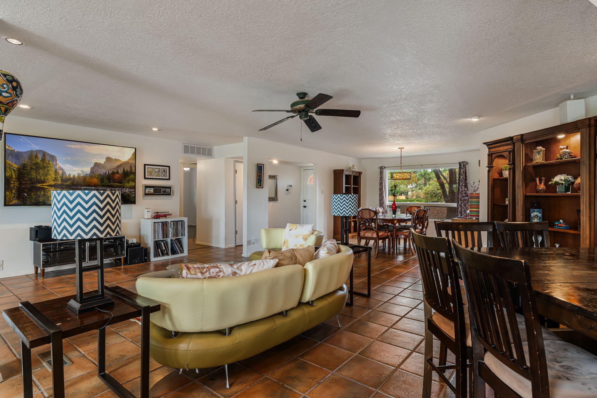 5001 JUSTIN Drive NW