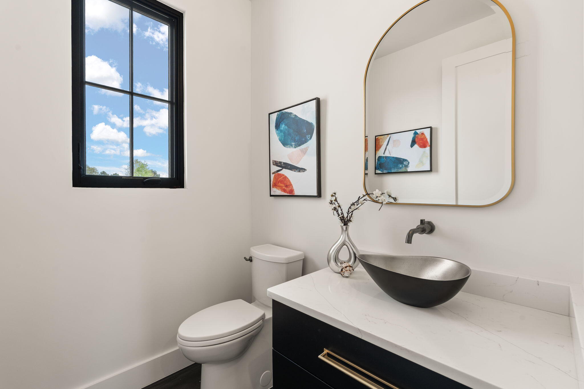 8601 BEVERLY HILLS Avenue NE