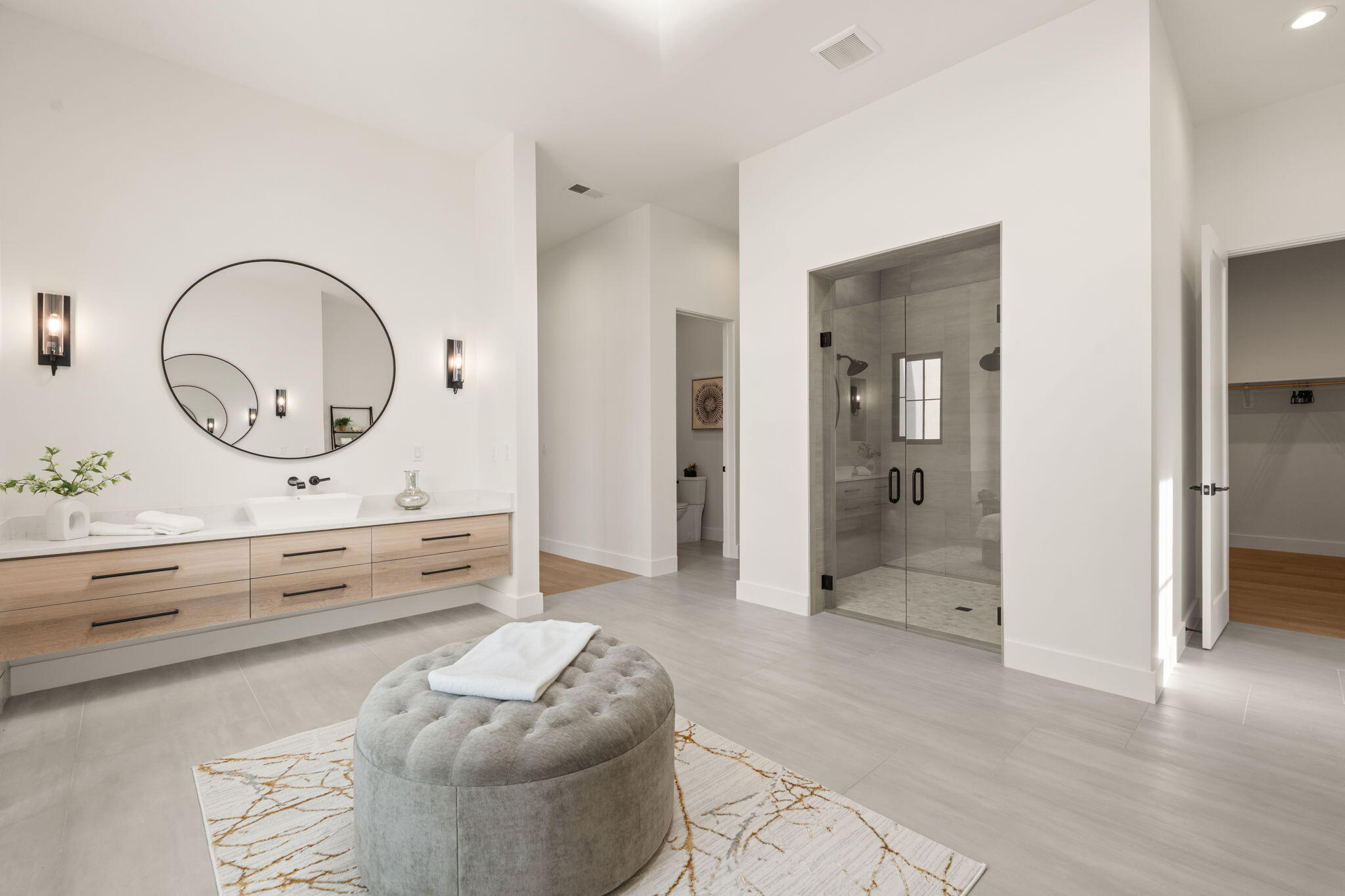 8601 BEVERLY HILLS Avenue NE