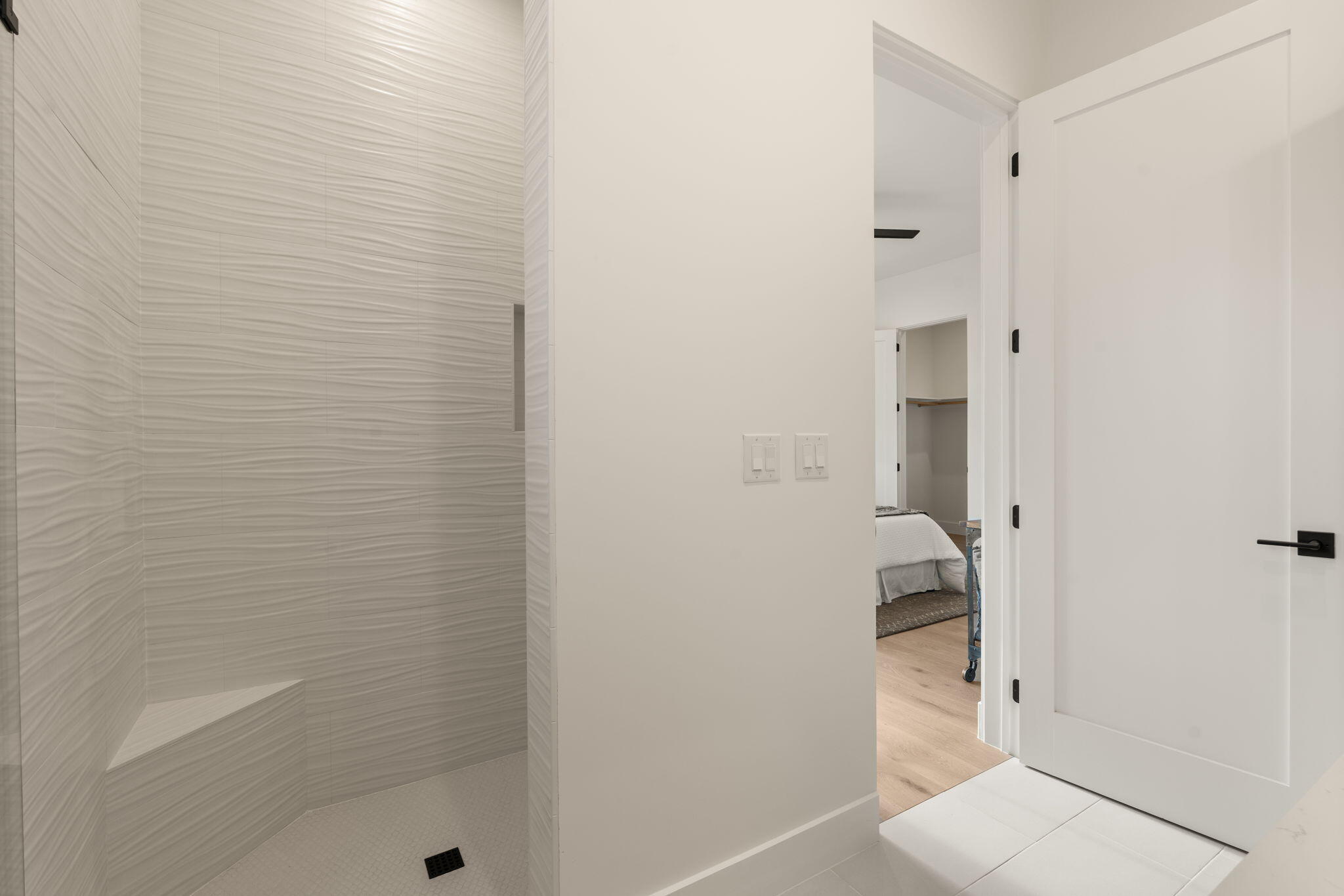 8601 BEVERLY HILLS Avenue NE