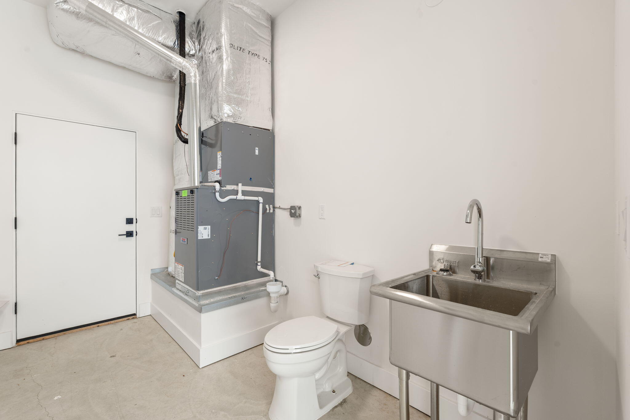 8601 BEVERLY HILLS Avenue NE