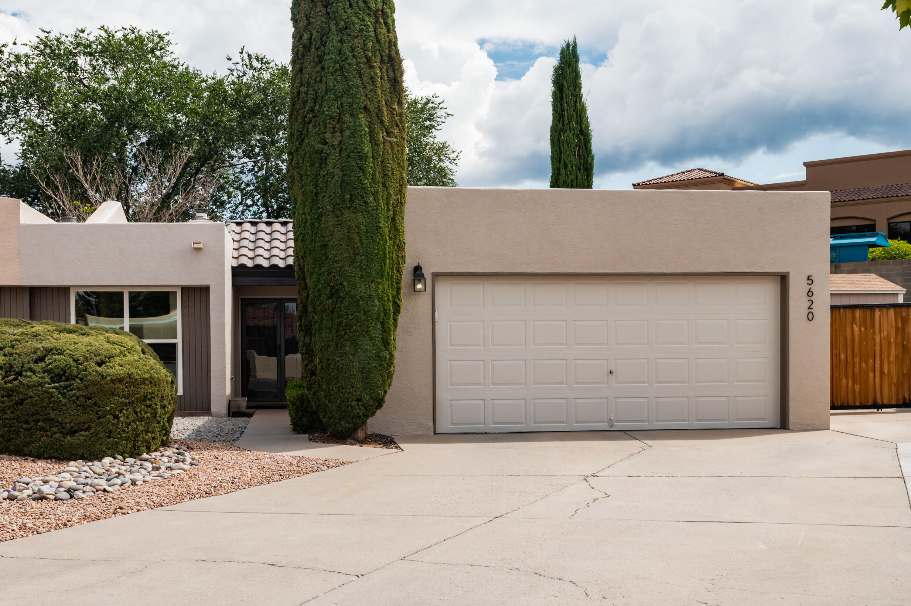 5620 AMISTAD Road NE