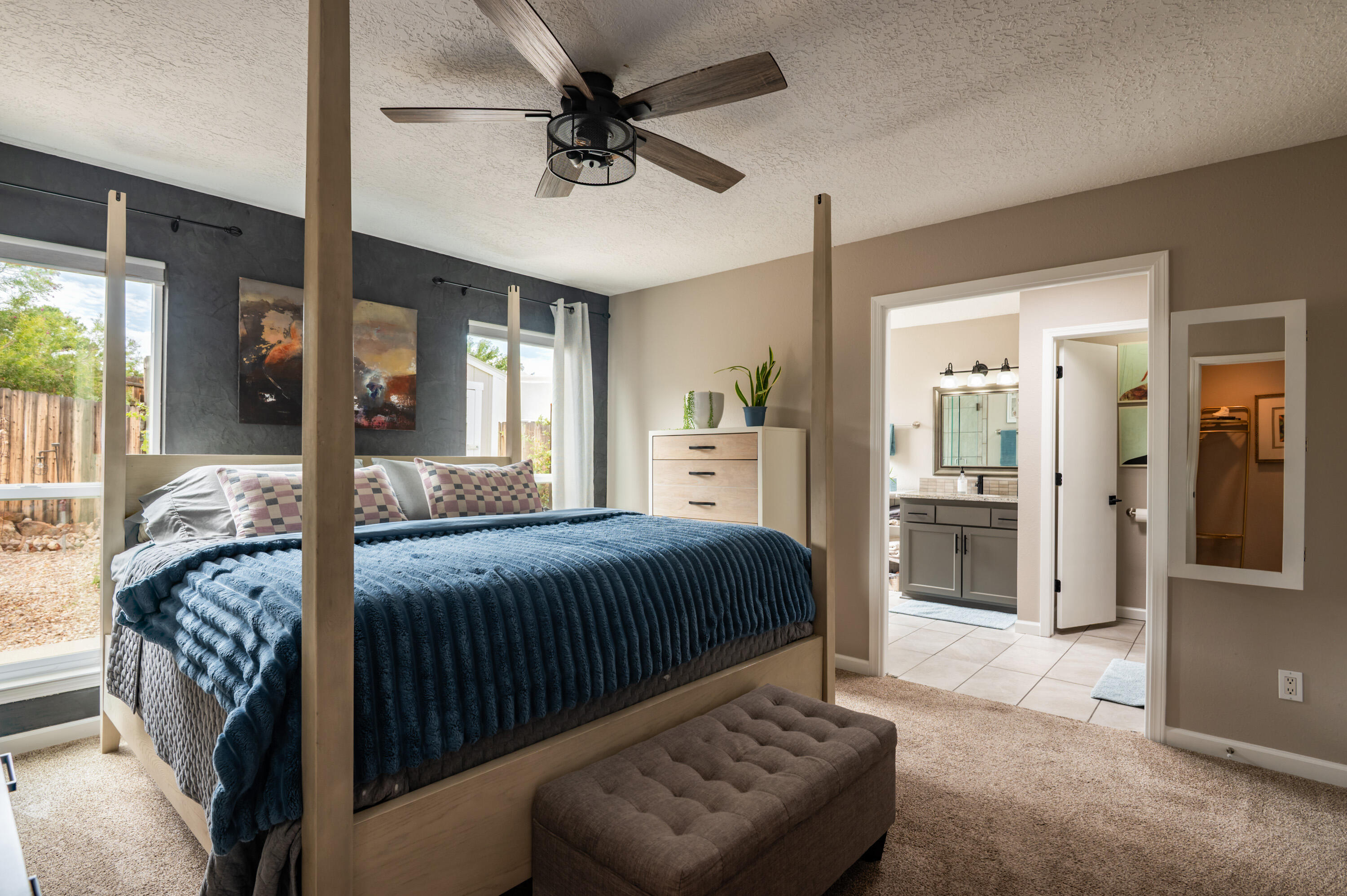 5620 AMISTAD Road NE