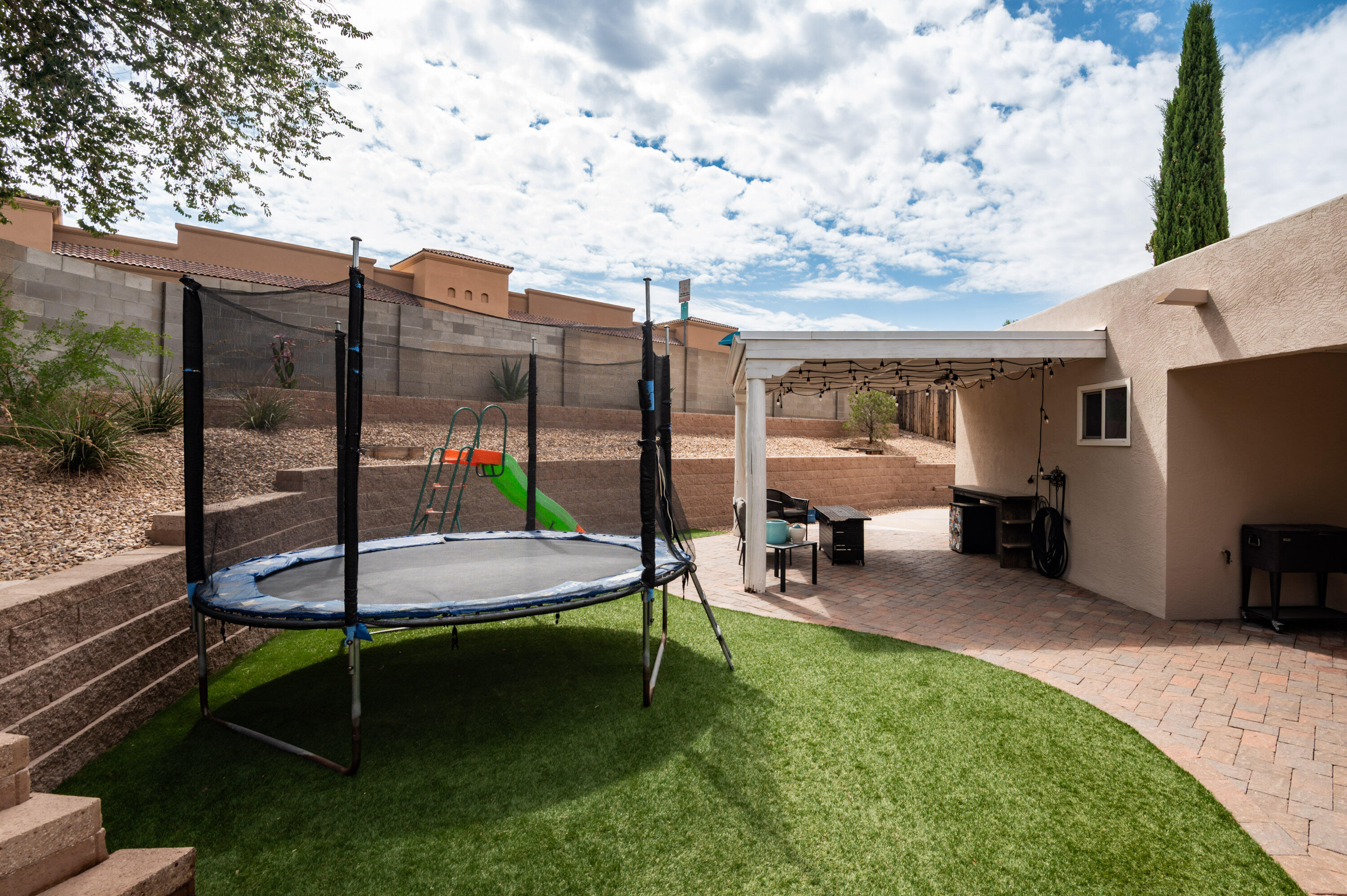 5620 AMISTAD Road NE