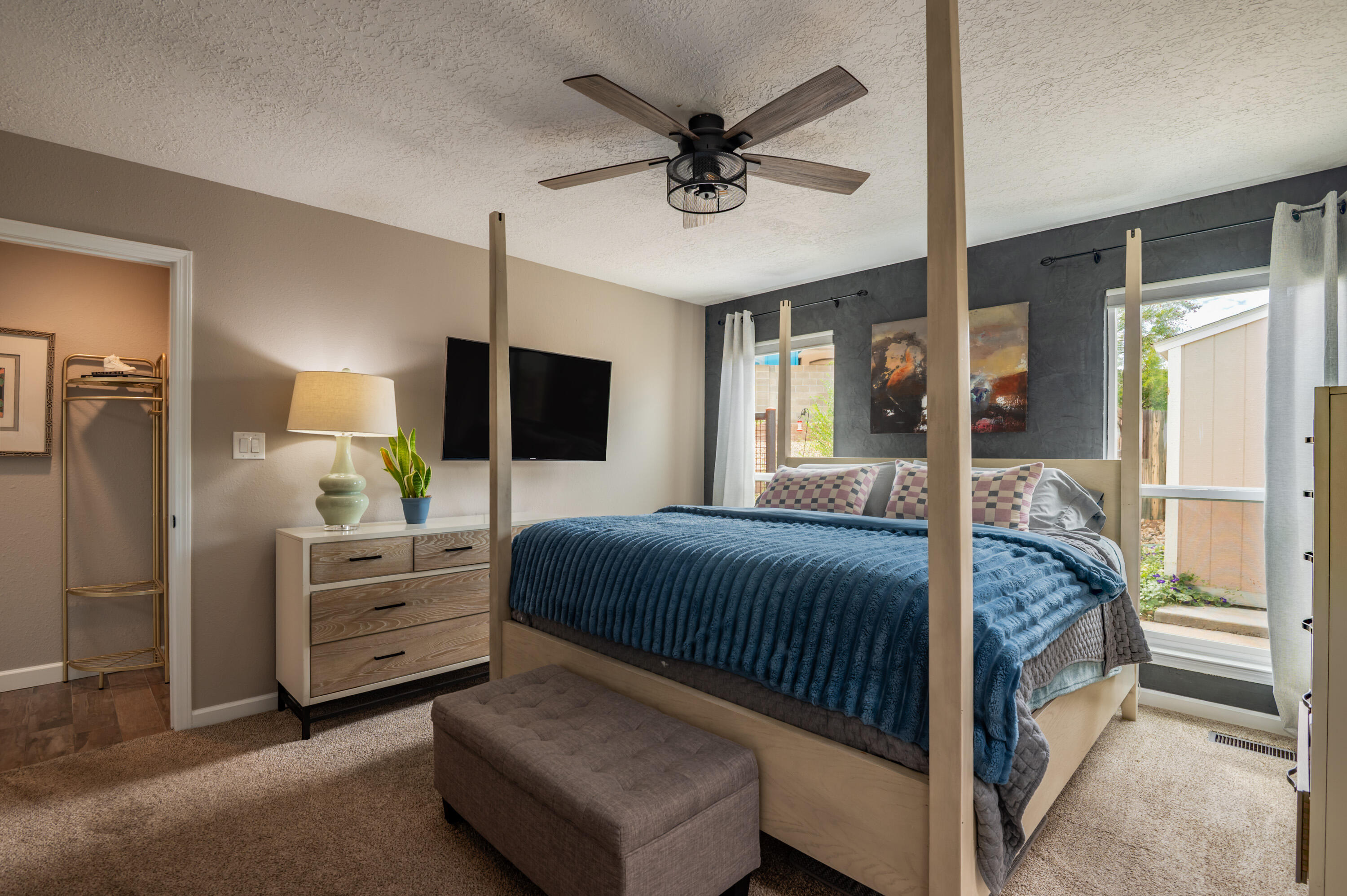 5620 AMISTAD Road NE