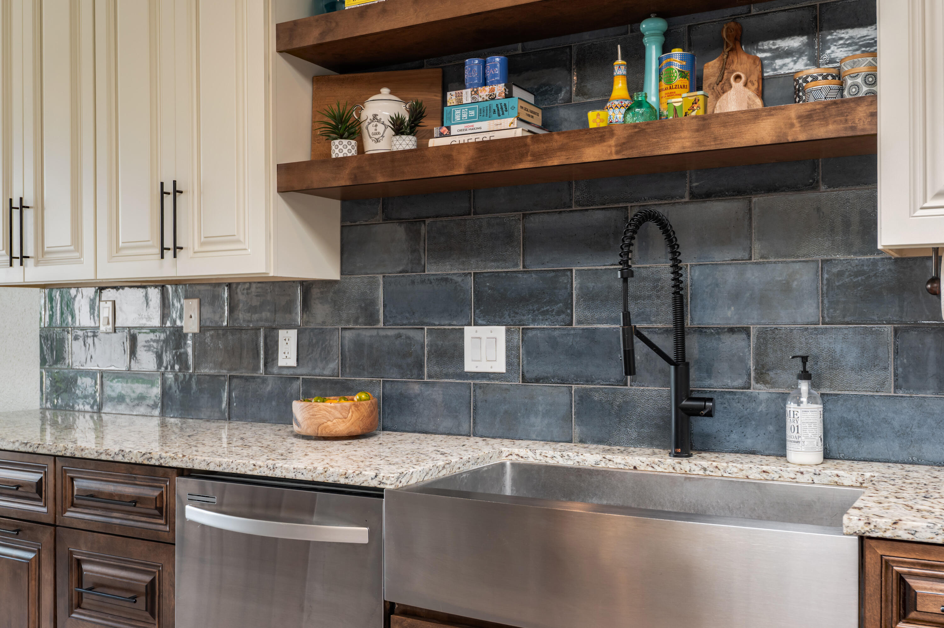 5620 AMISTAD Road NE