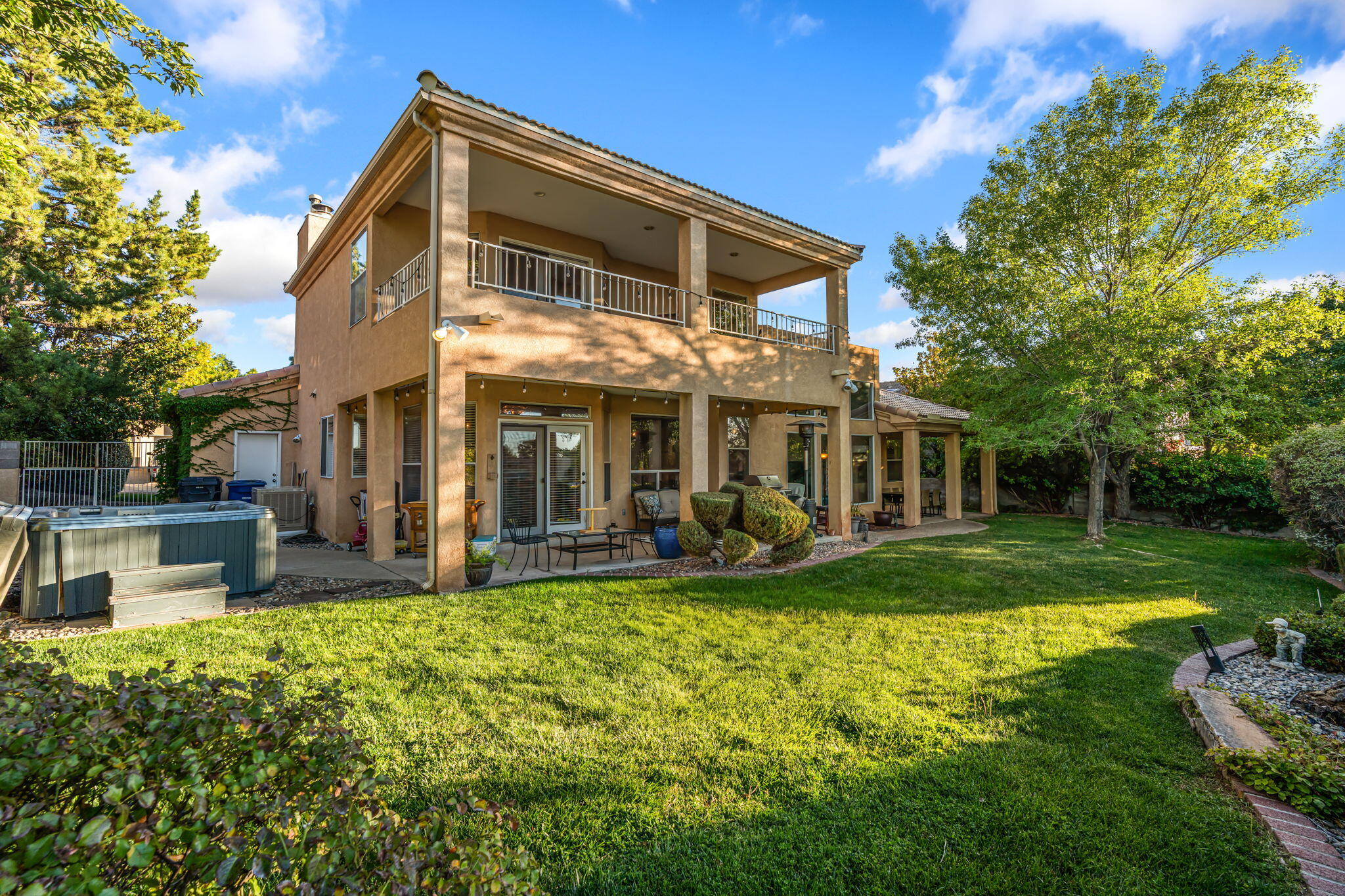 6505 MEADOW HILLS Street NE