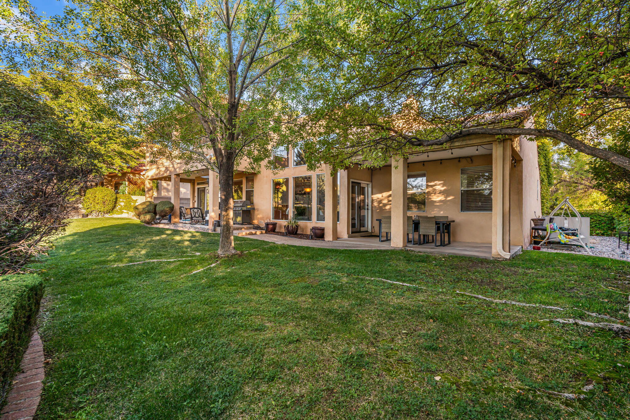 6505 MEADOW HILLS Street NE