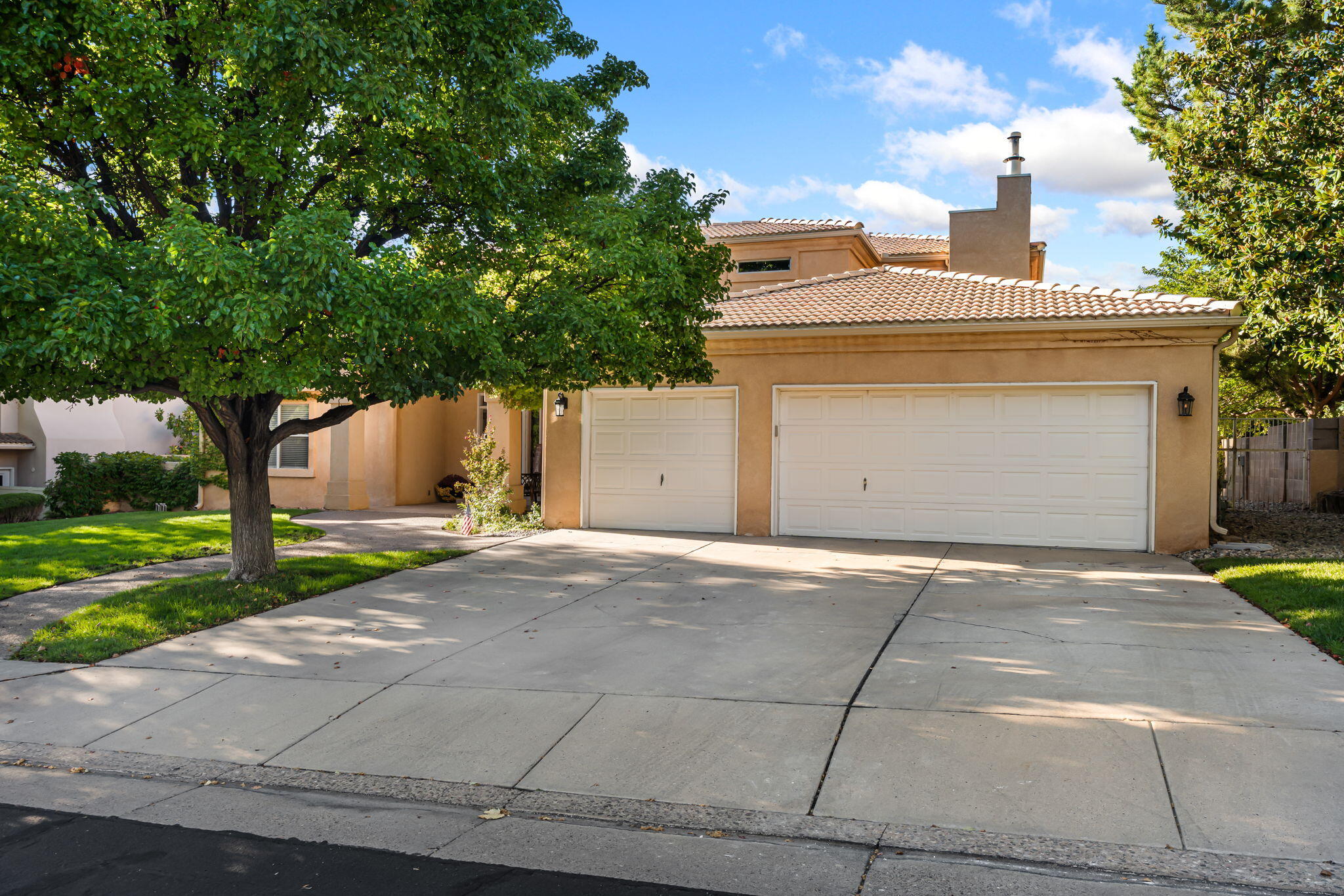 6505 MEADOW HILLS Street NE