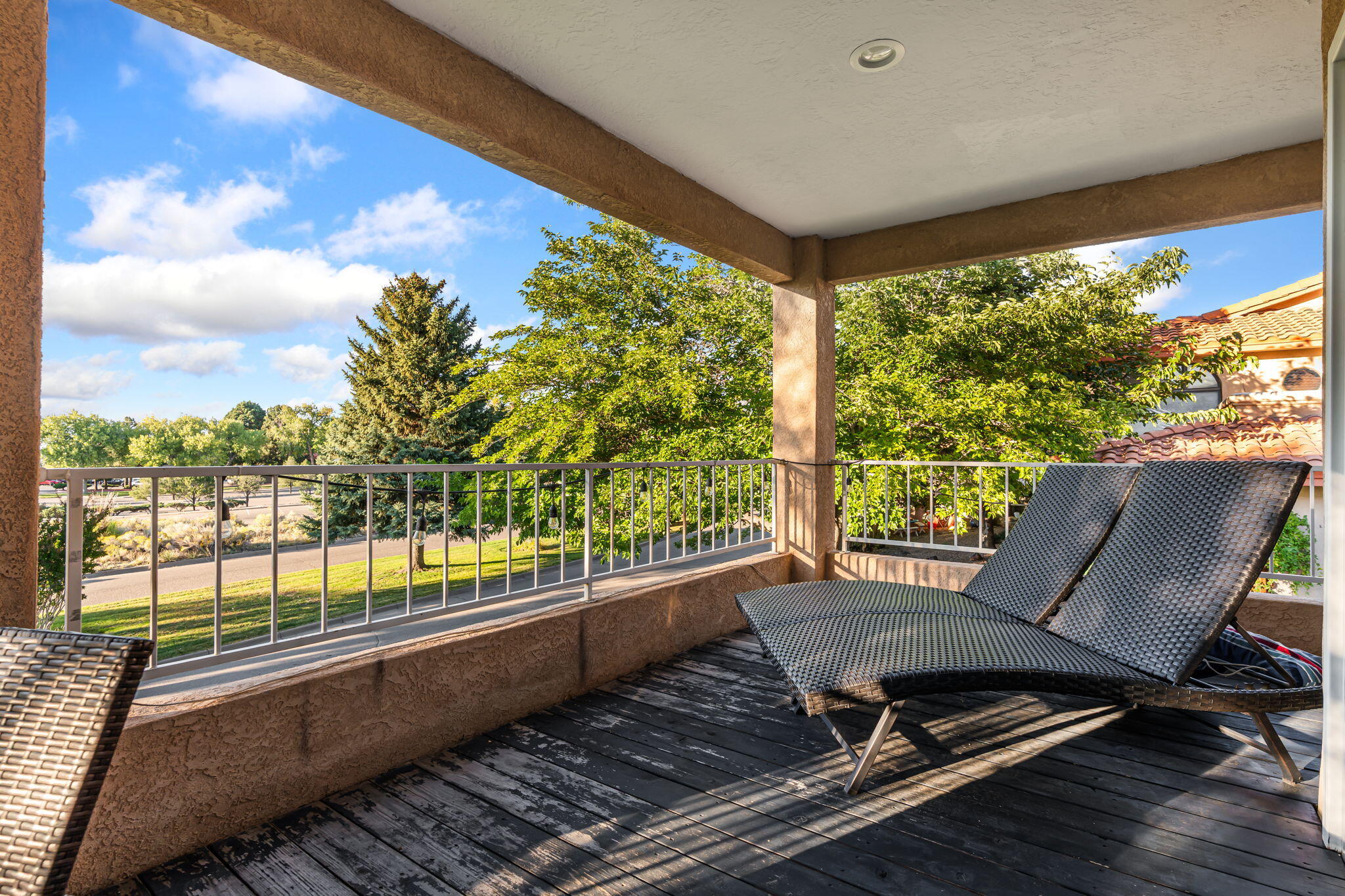 6505 MEADOW HILLS Street NE