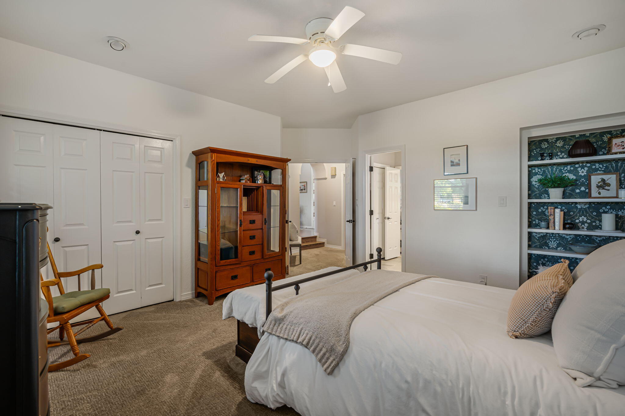 6505 MEADOW HILLS Street NE