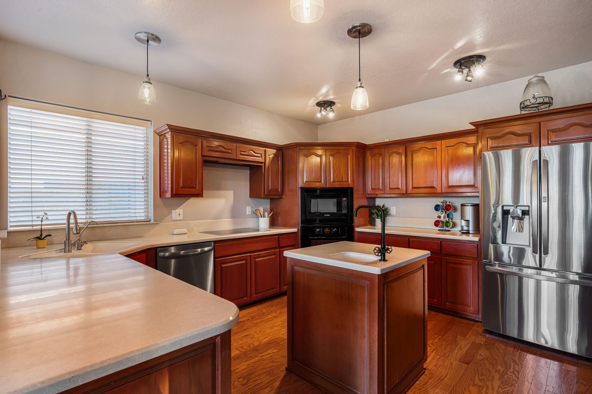 6505 MEADOW HILLS Street NE