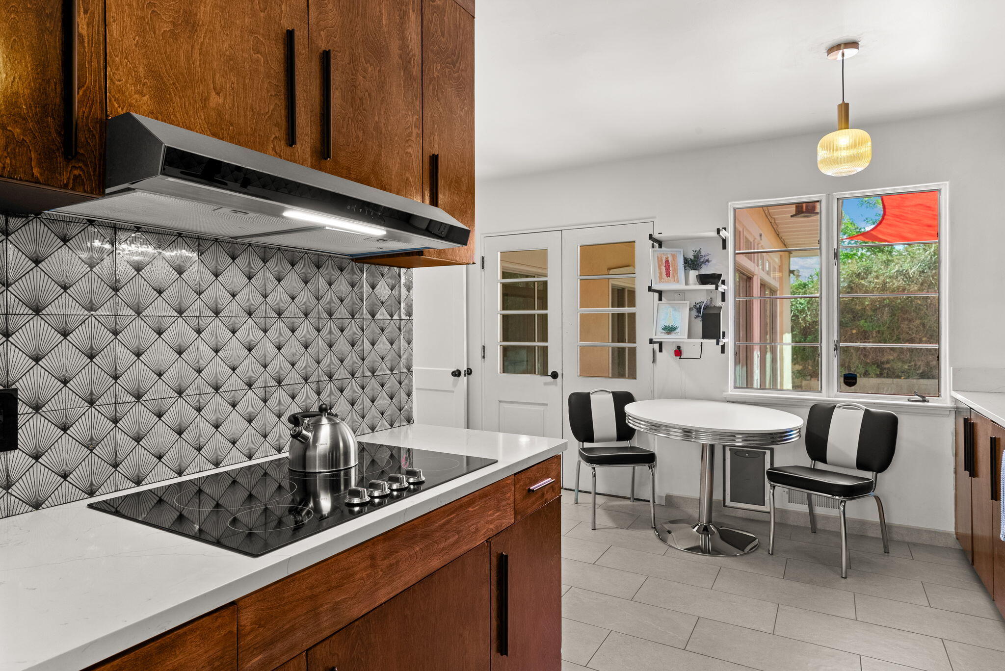 3600 MACKLAND Avenue NE