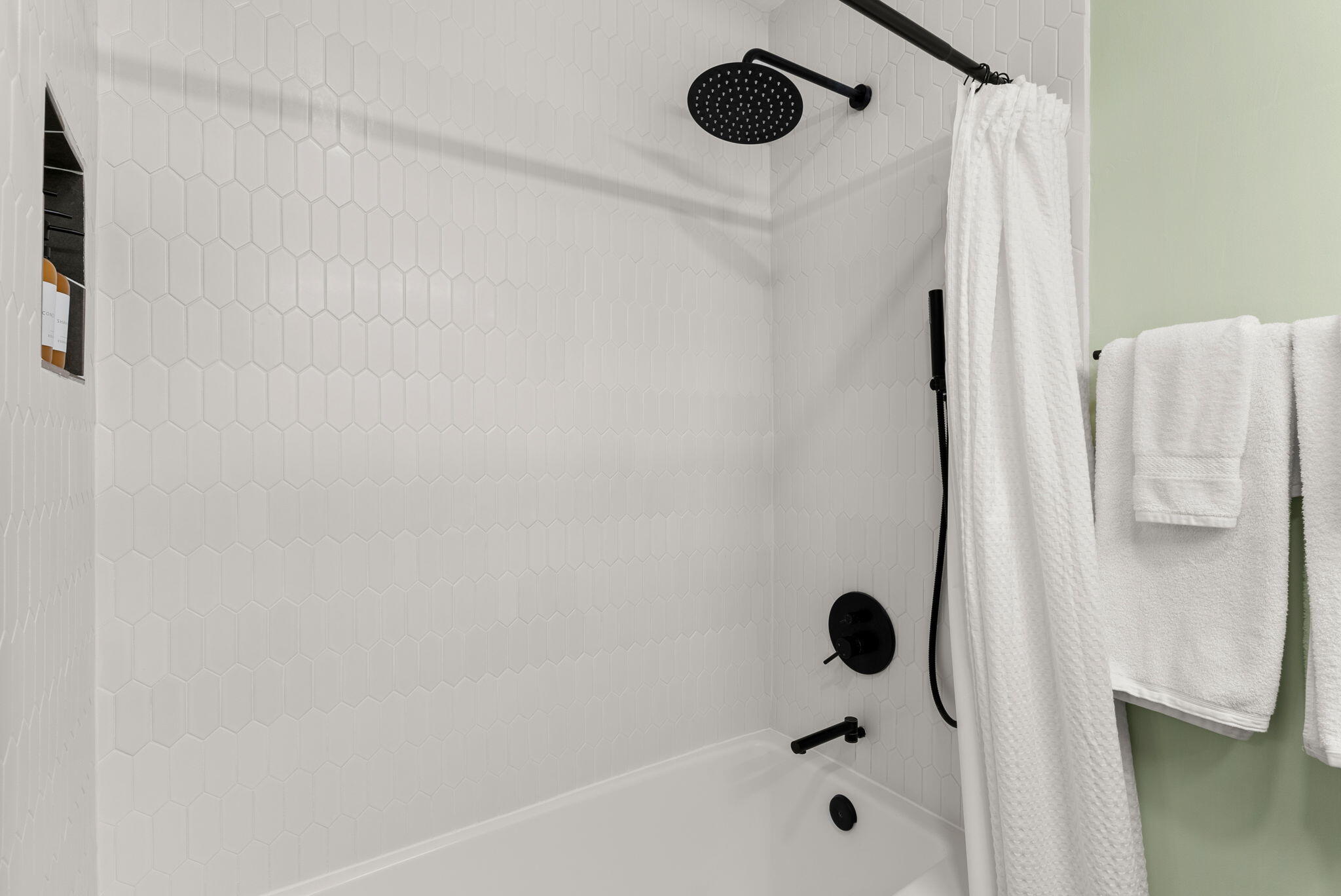 3600 MACKLAND Avenue NE