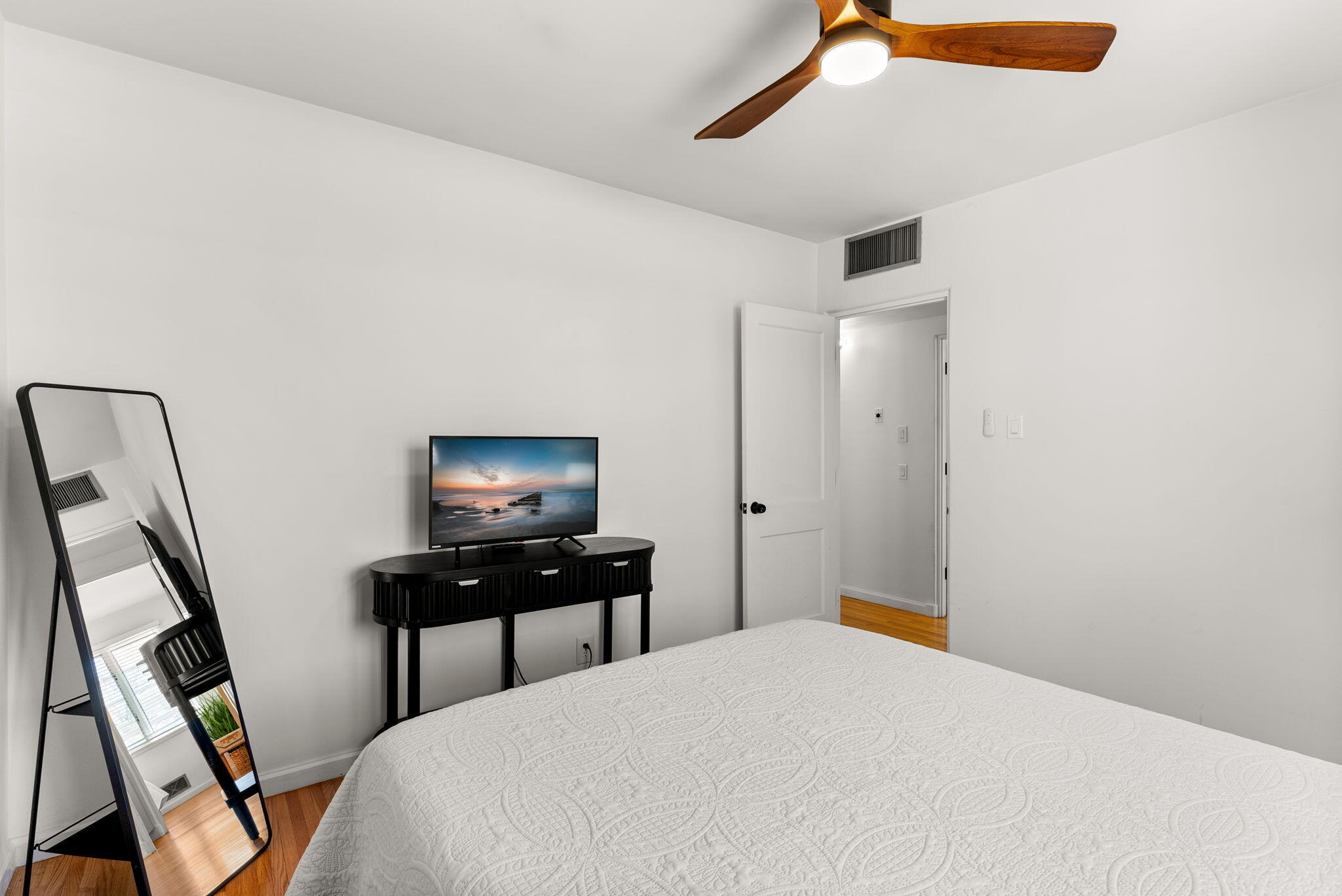 3600 MACKLAND Avenue NE