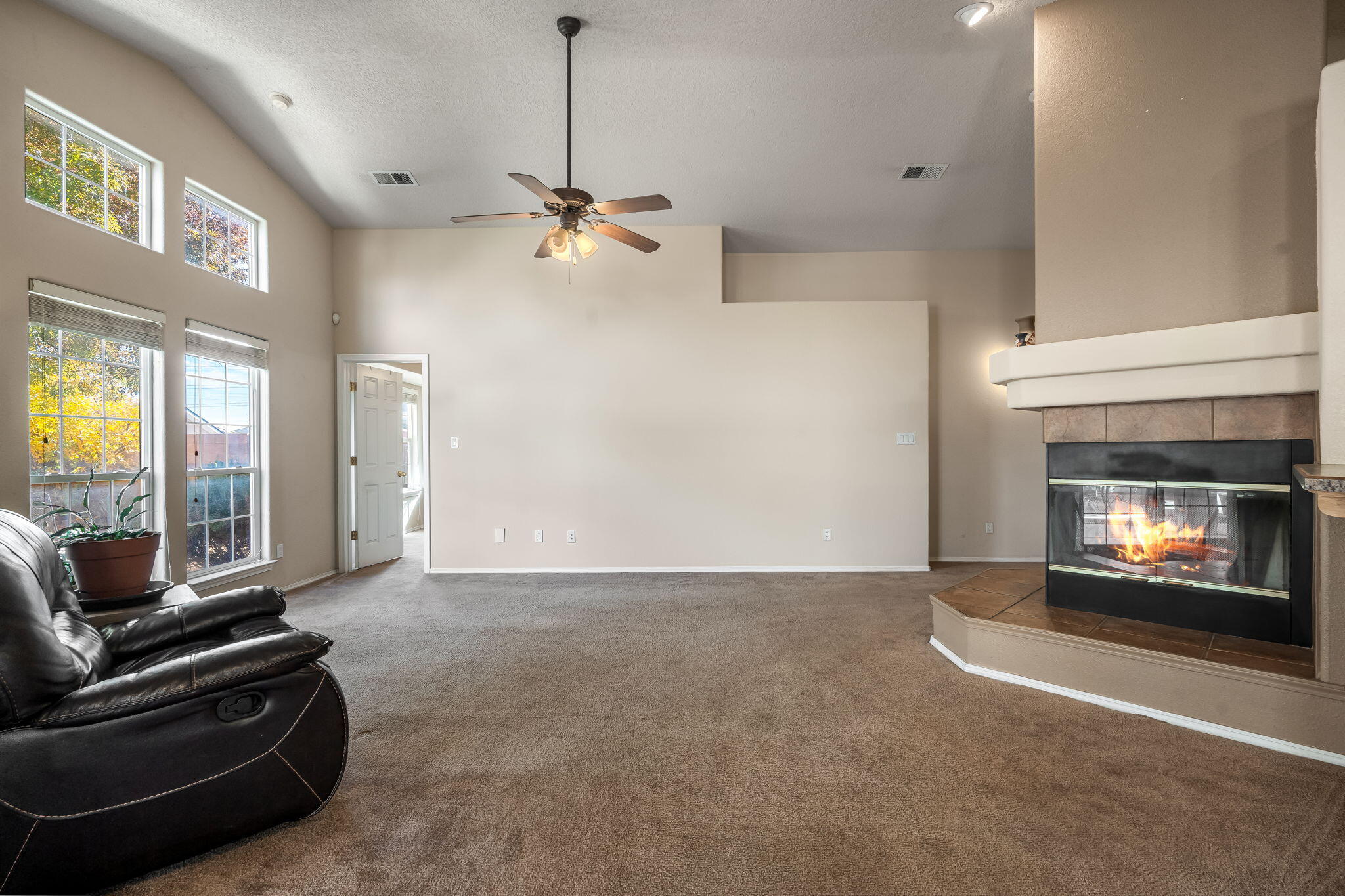 8620 Casa Verde Avenue NW