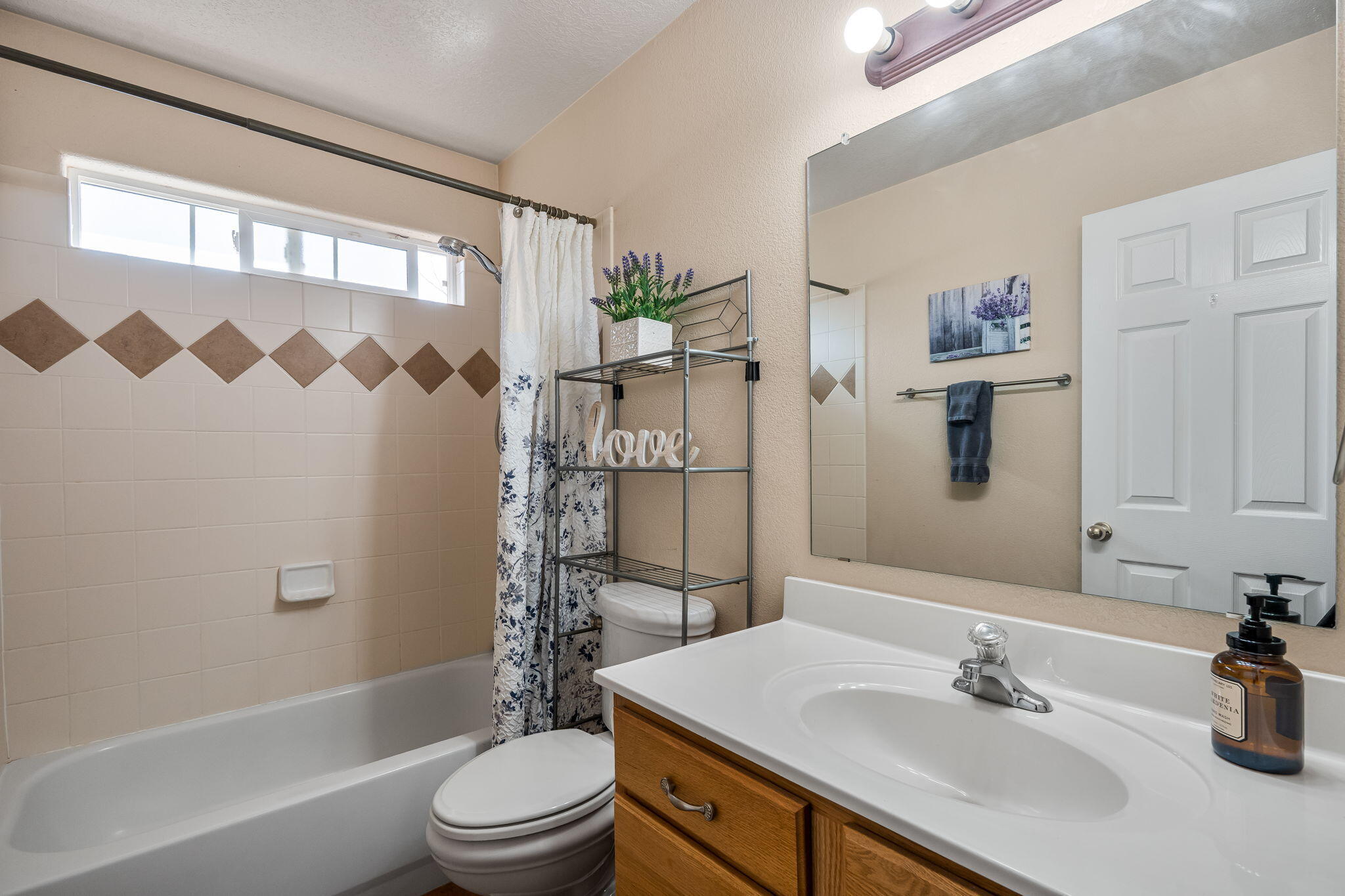 8620 Casa Verde Avenue NW