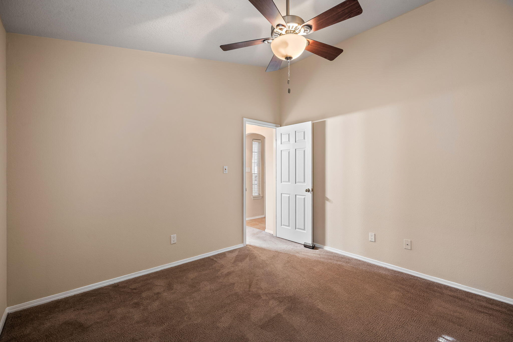 8620 Casa Verde Avenue NW