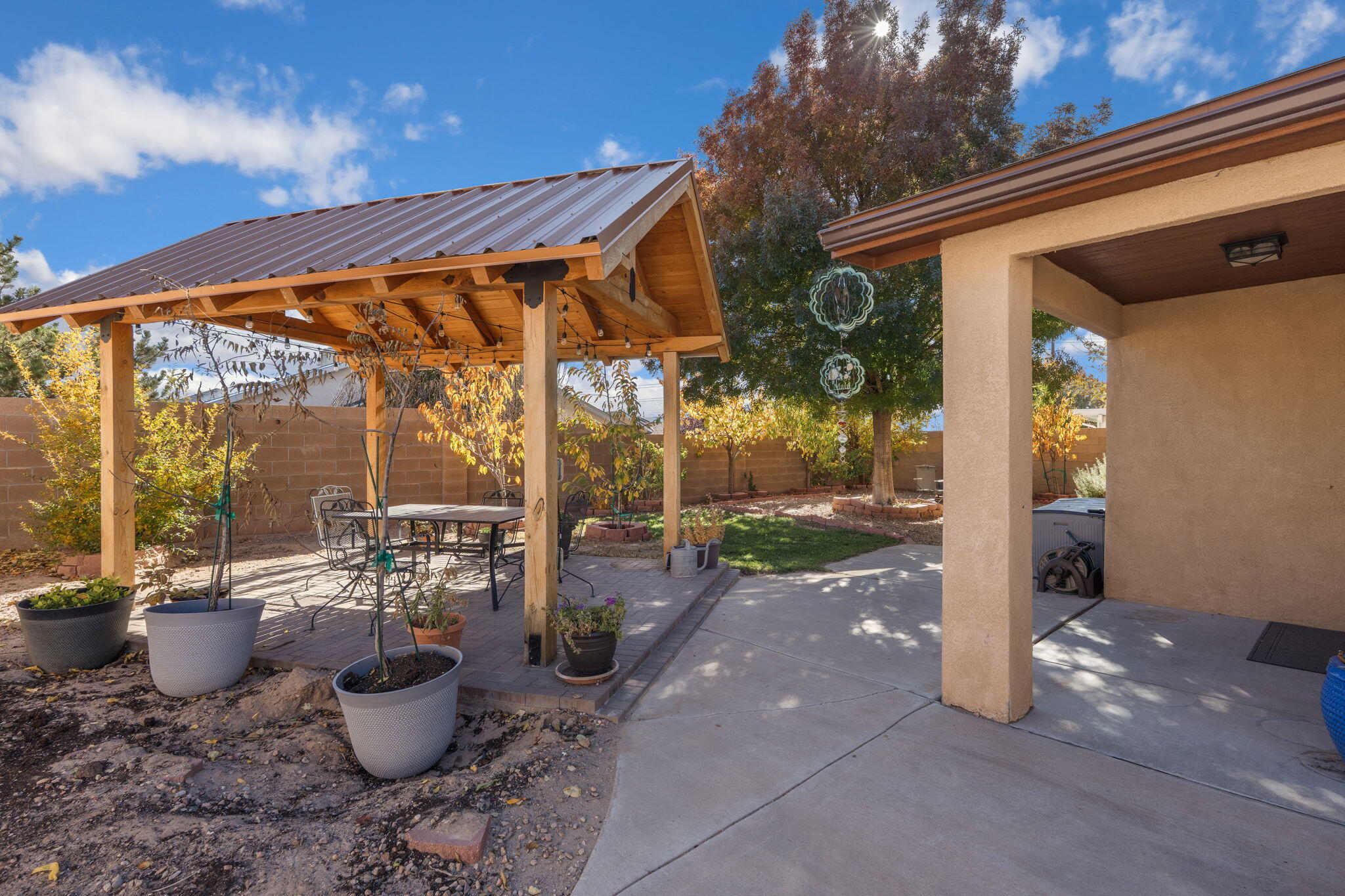 8620 Casa Verde Avenue NW