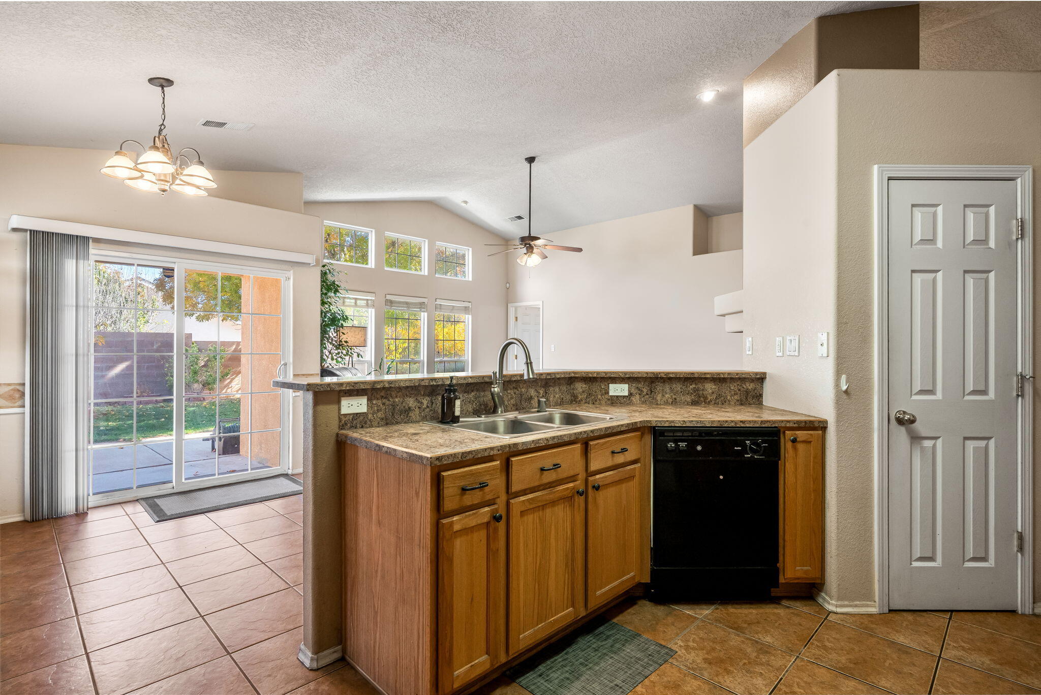 8620 Casa Verde Avenue NW