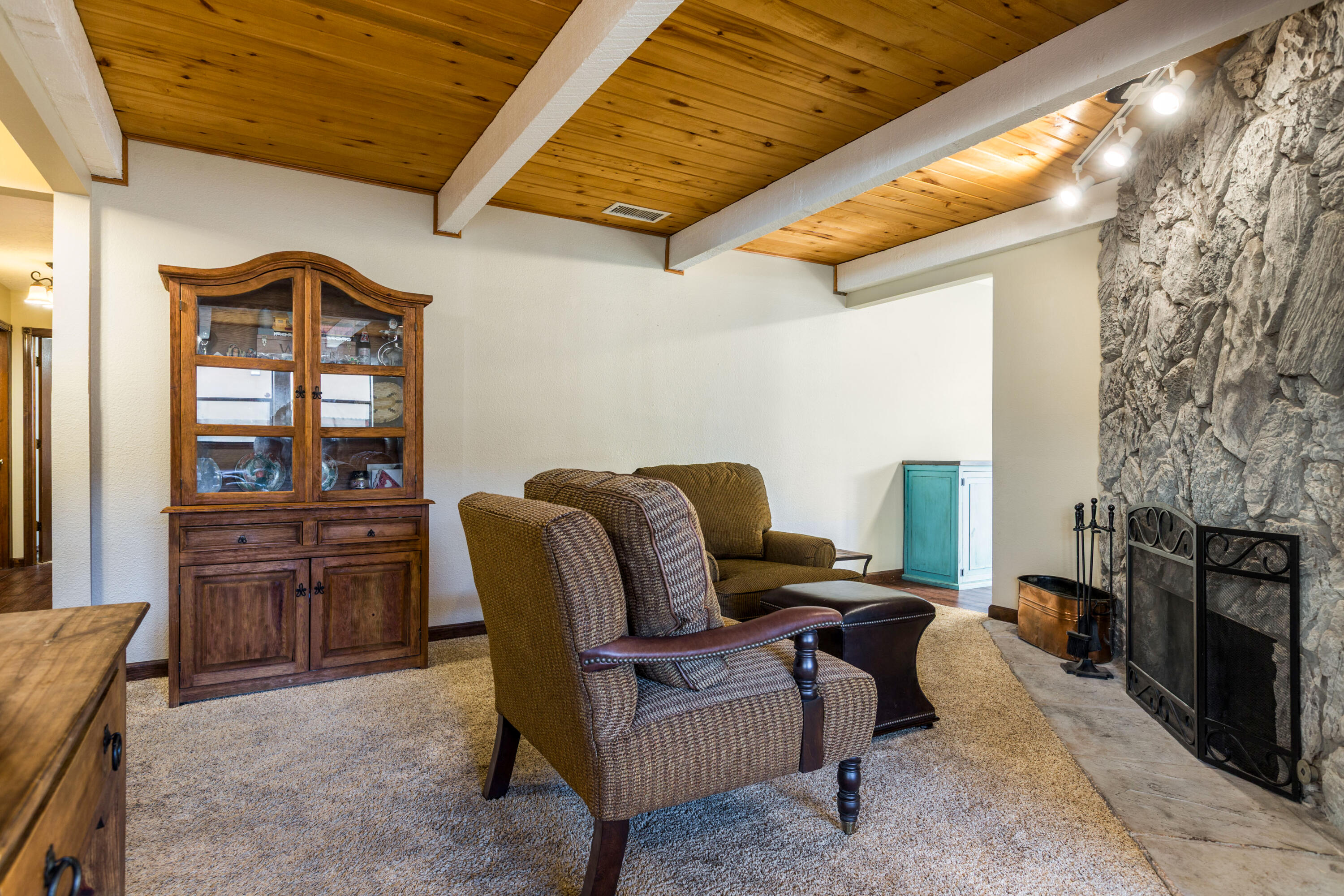 7220 Ticonderoga Road NE