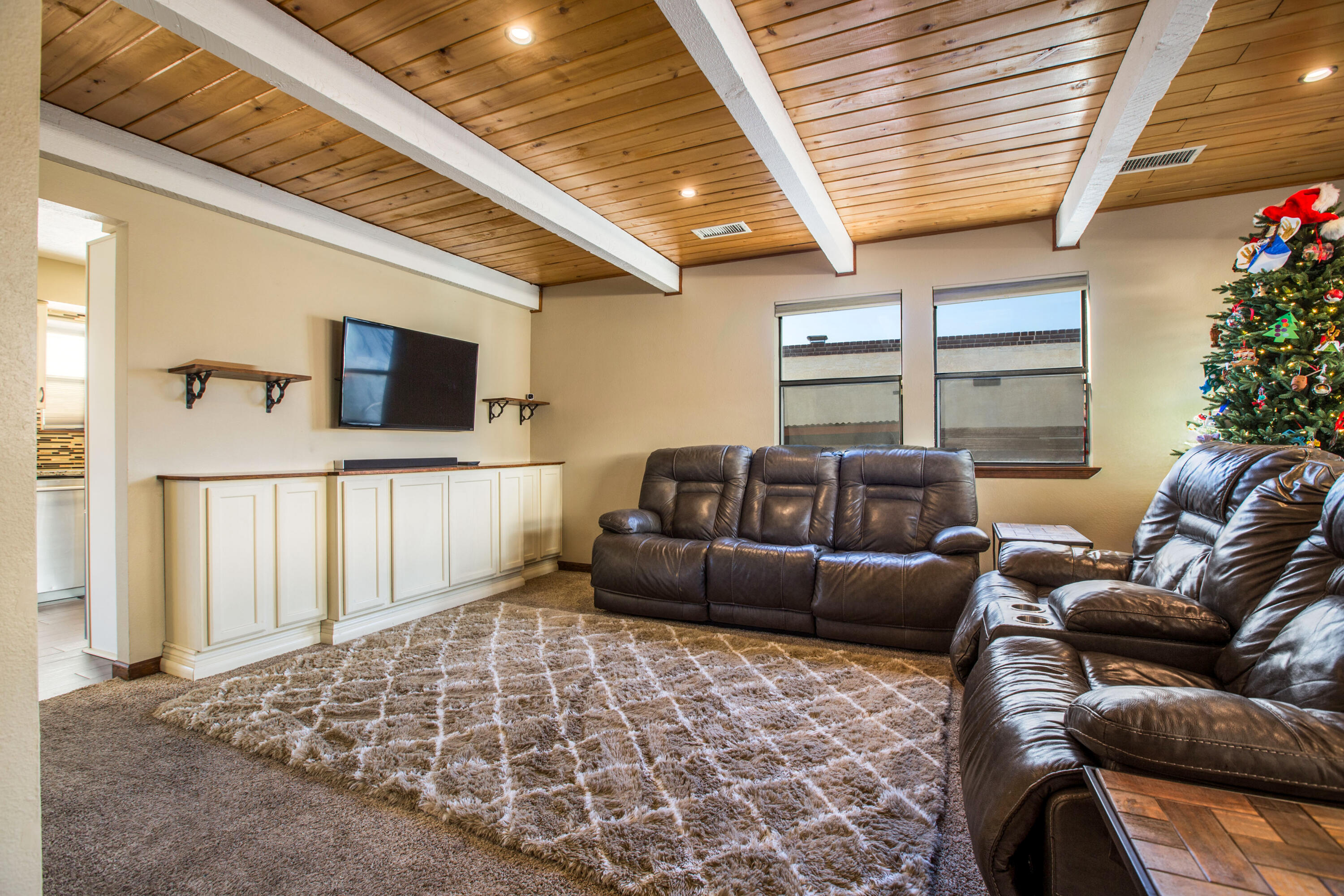 7220 Ticonderoga Road NE