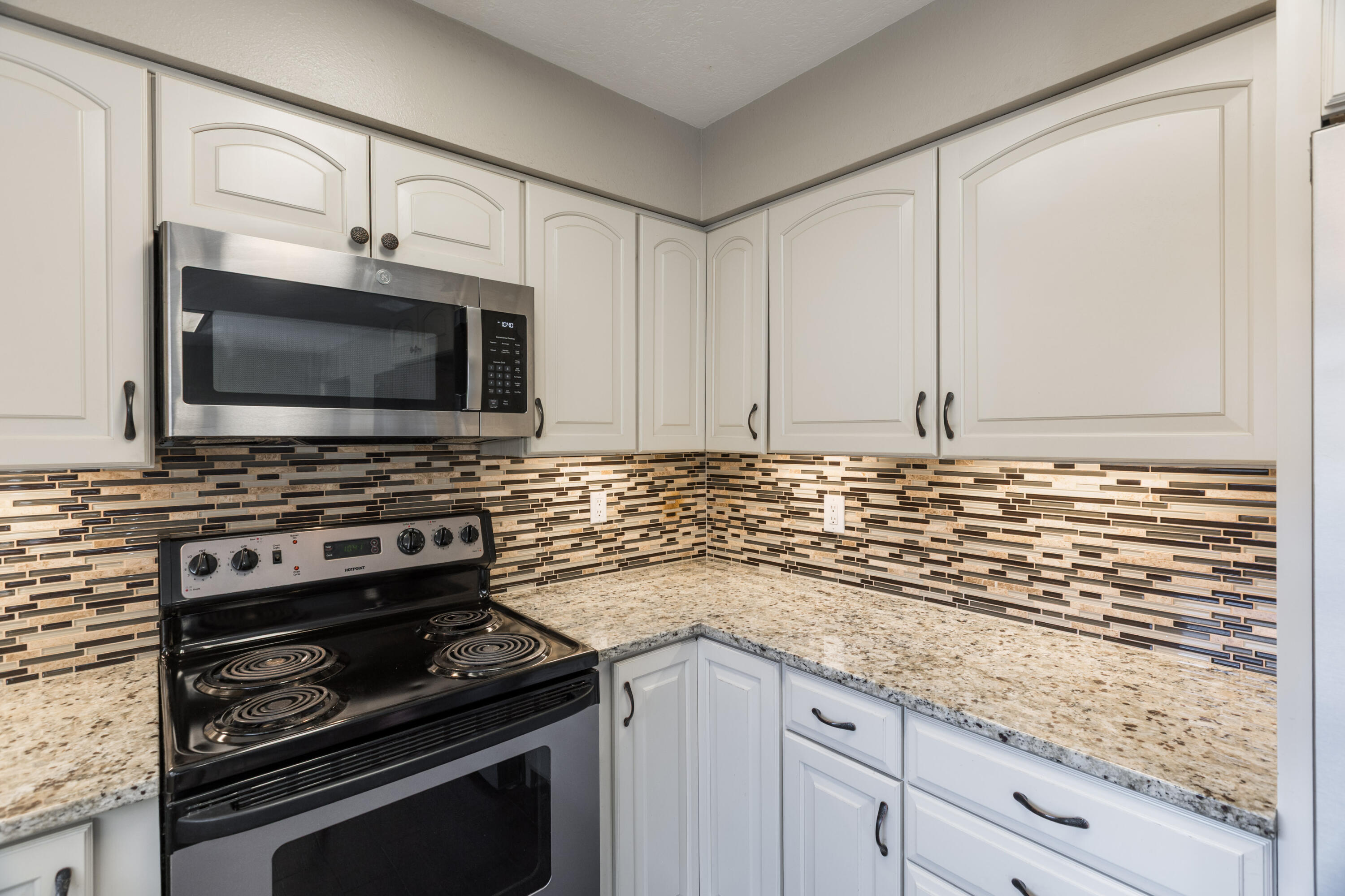 7220 Ticonderoga Road NE