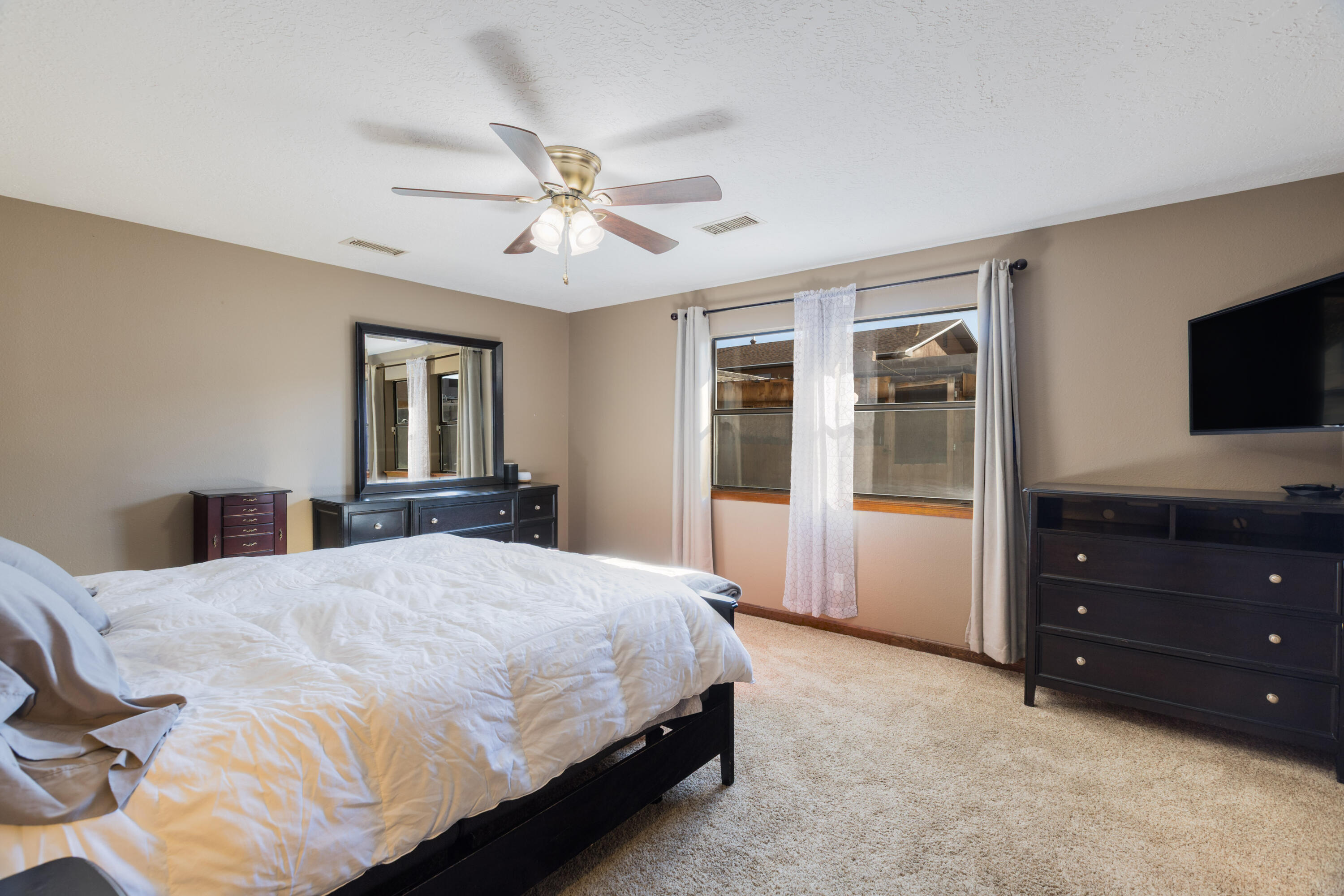 7220 Ticonderoga Road NE