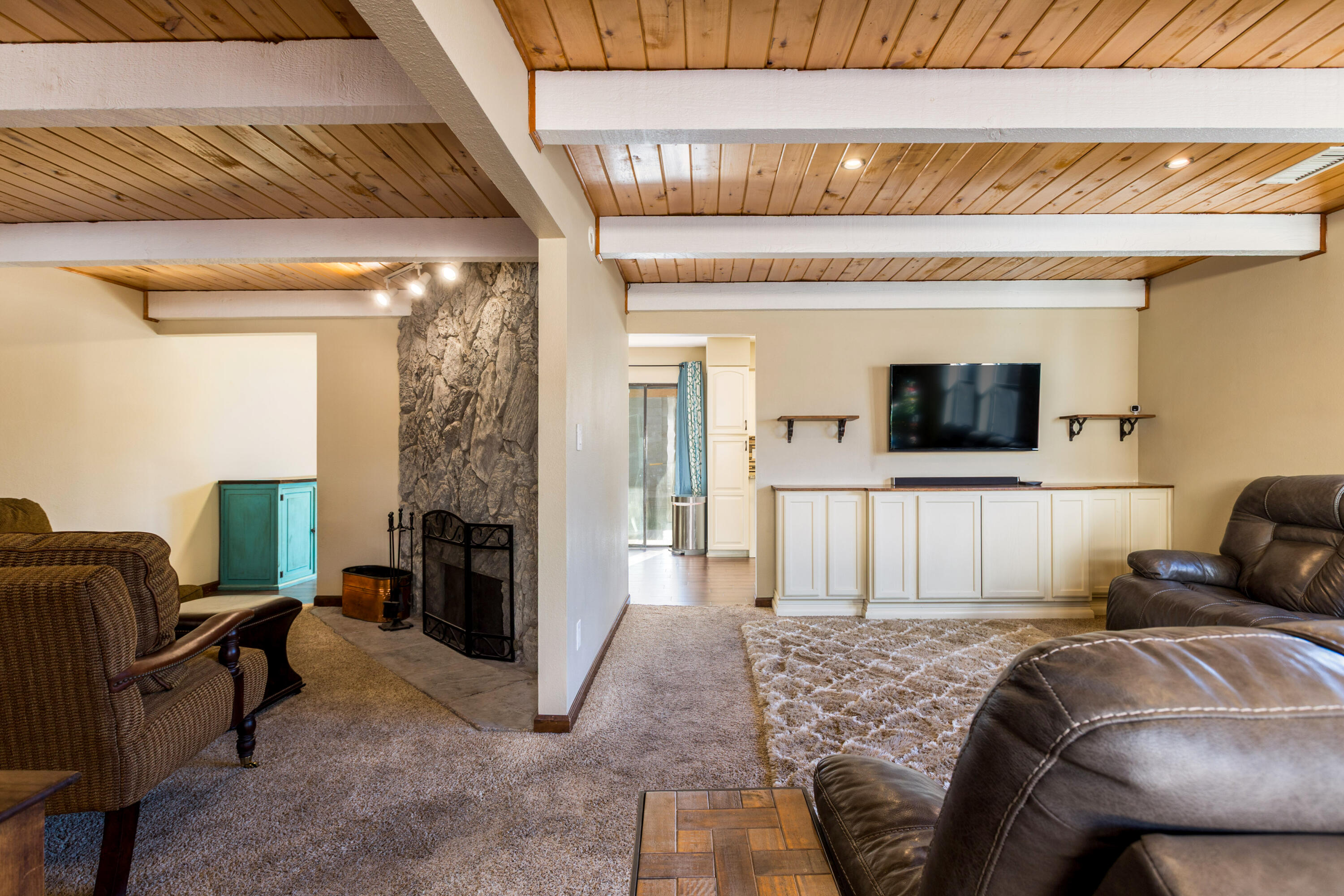 7220 Ticonderoga Road NE