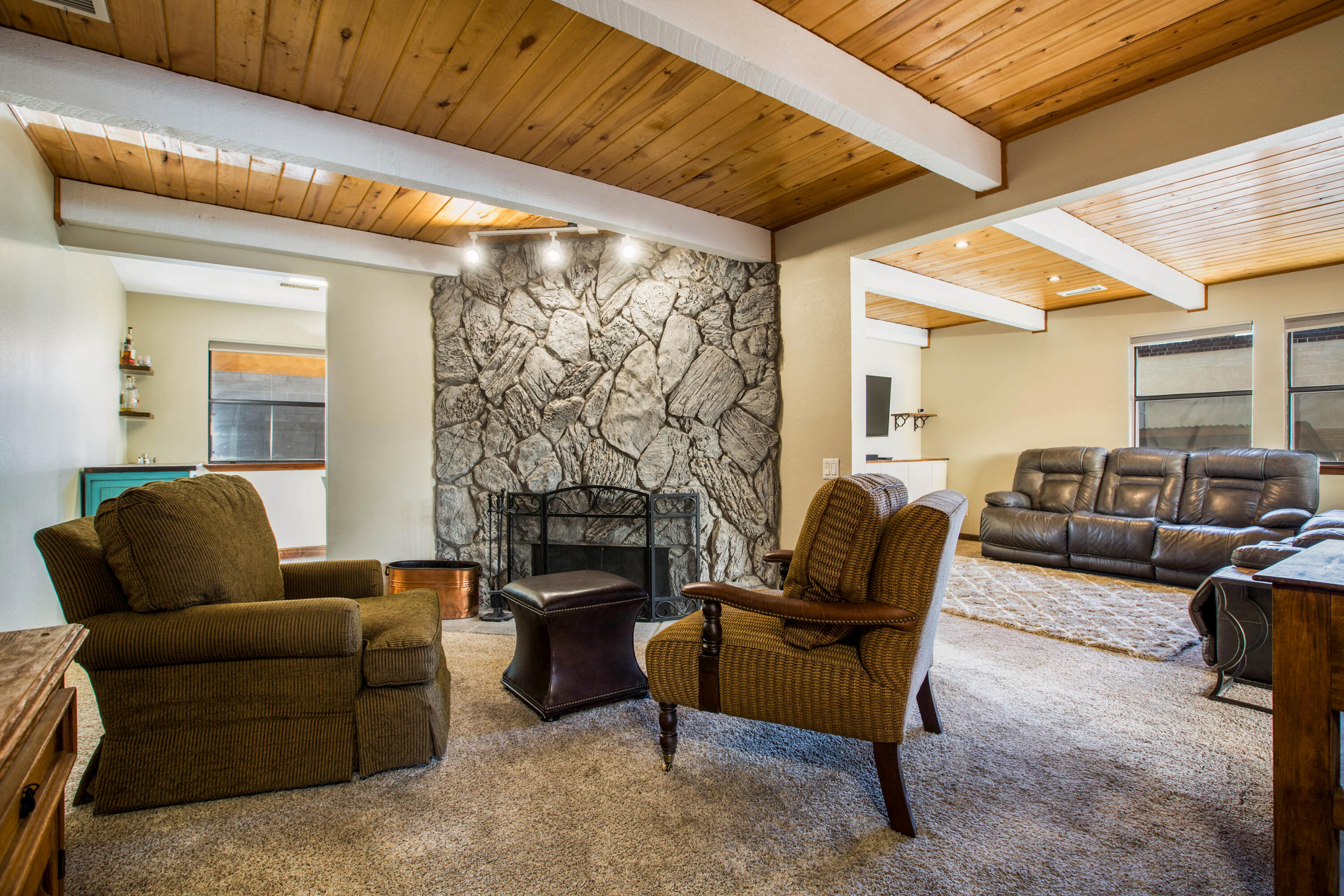 7220 Ticonderoga Road NE