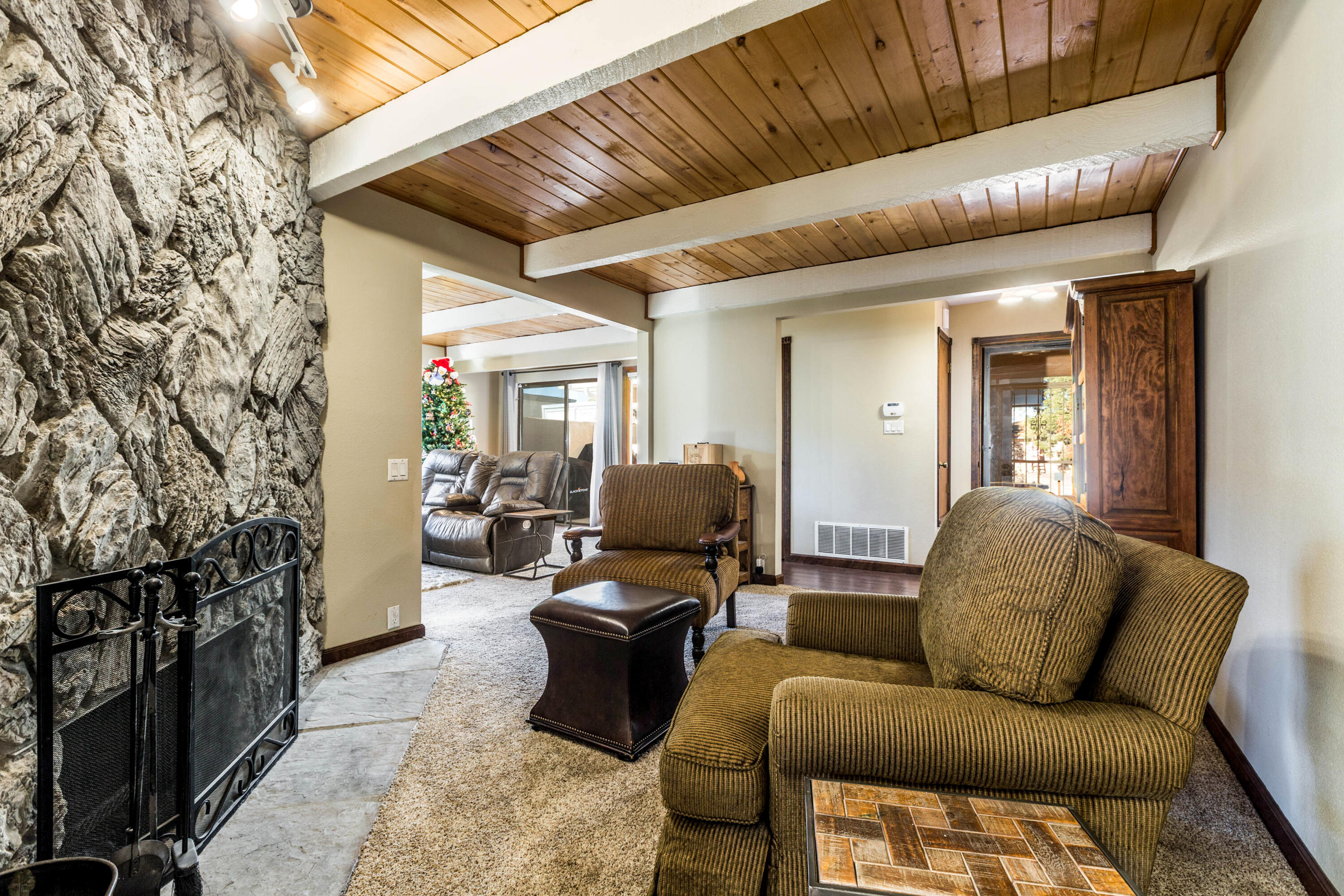 7220 Ticonderoga Road NE