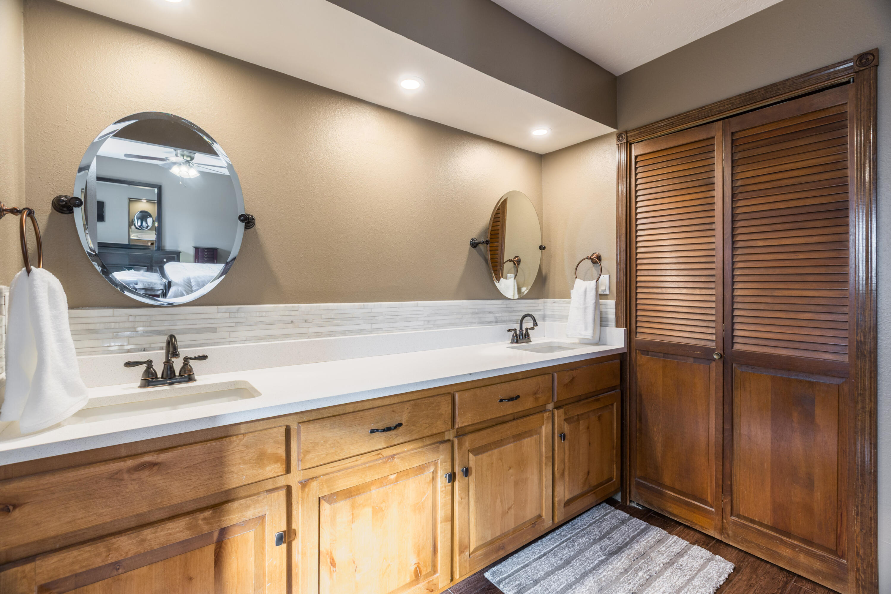 7220 Ticonderoga Road NE