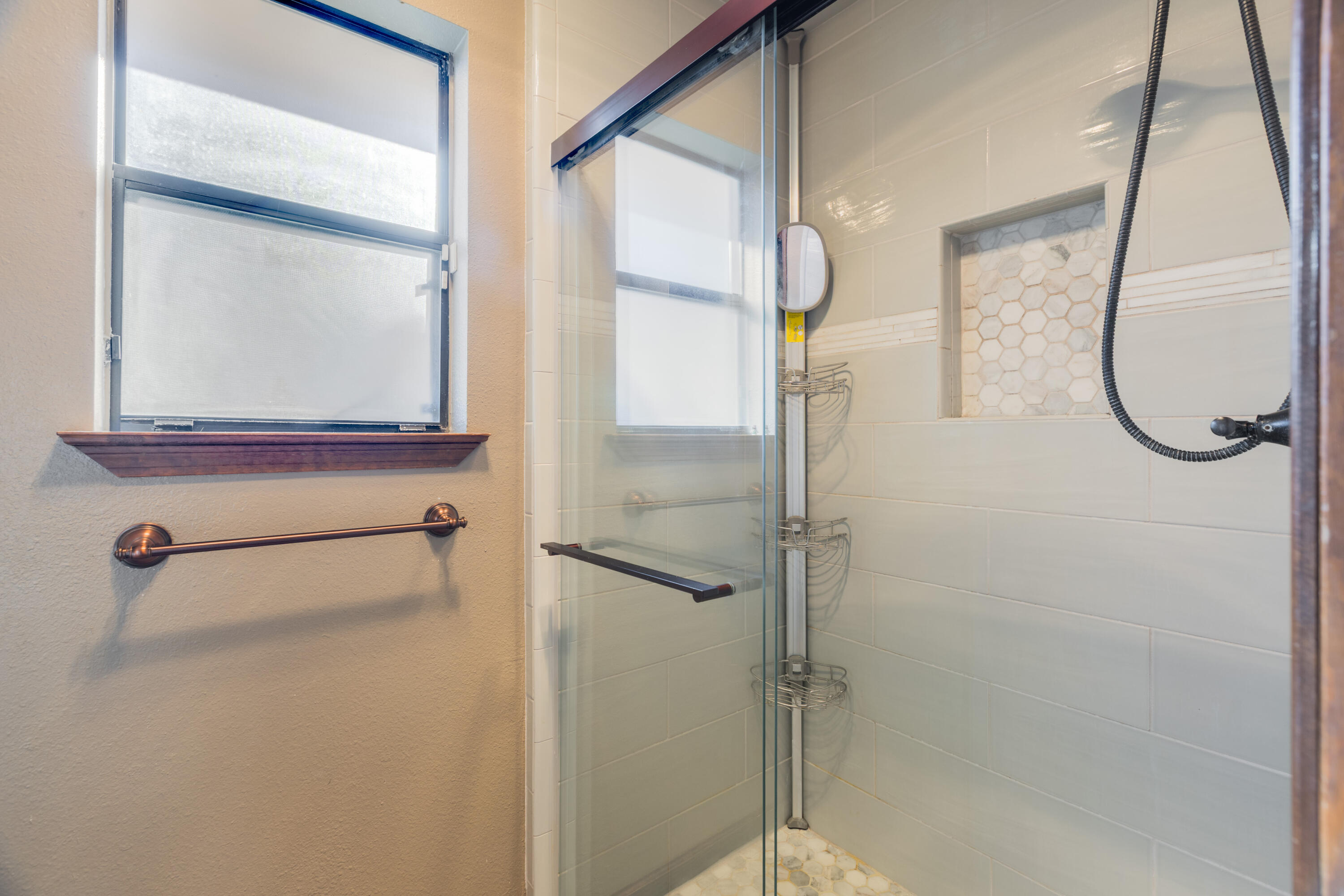 7220 Ticonderoga Road NE