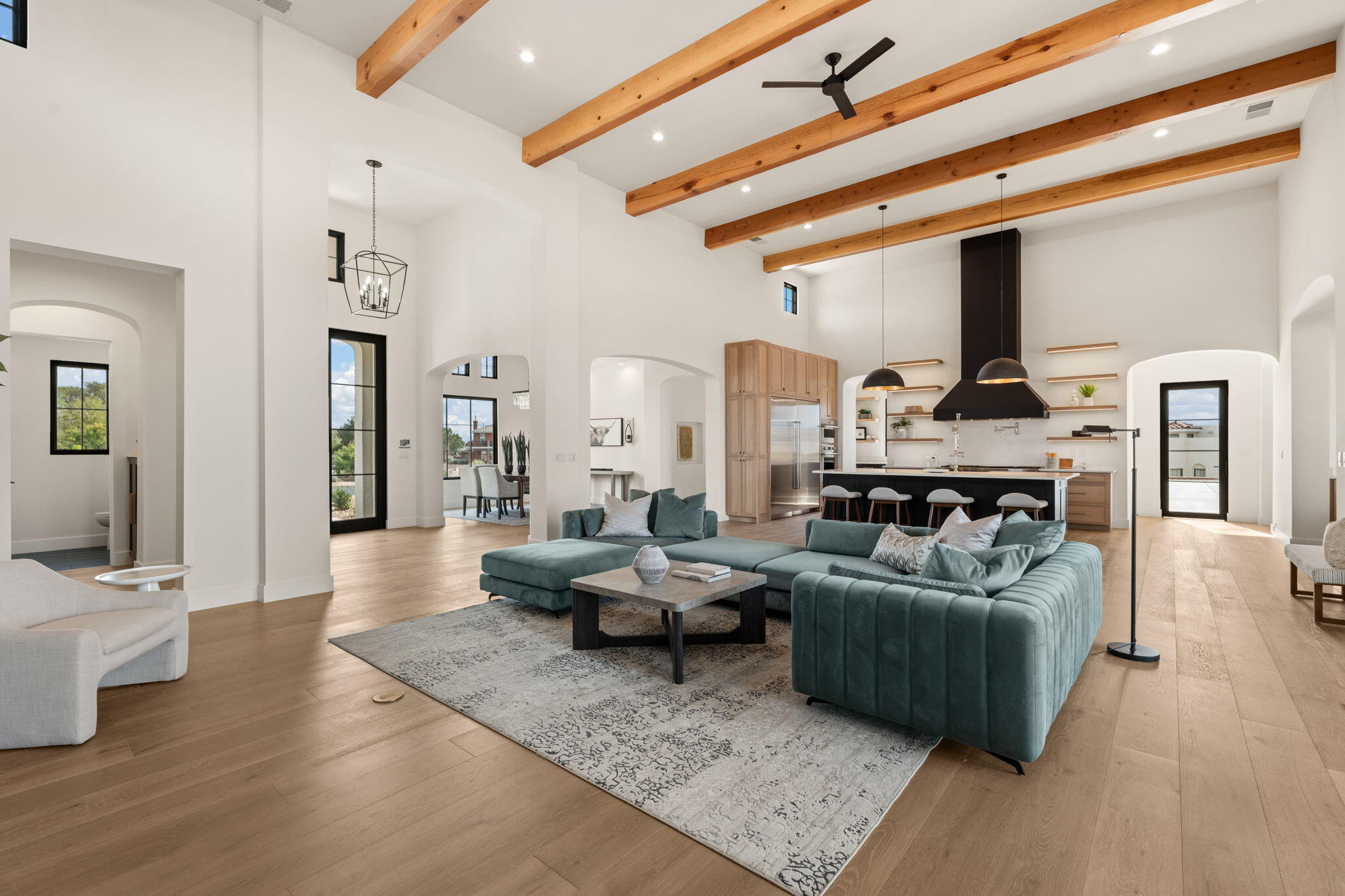 8601 Beverly Hills Avenue NE