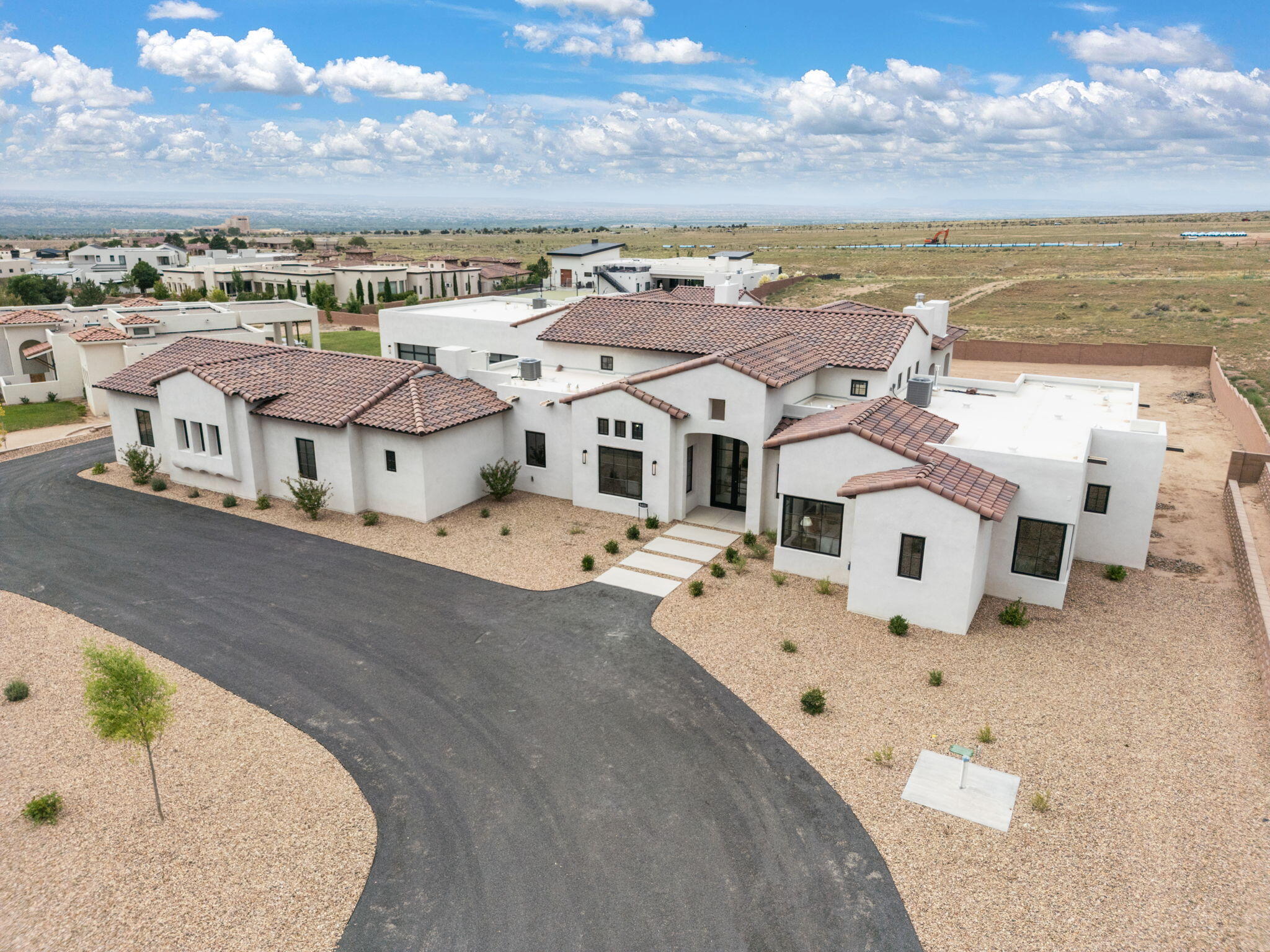 8601 Beverly Hills Avenue NE