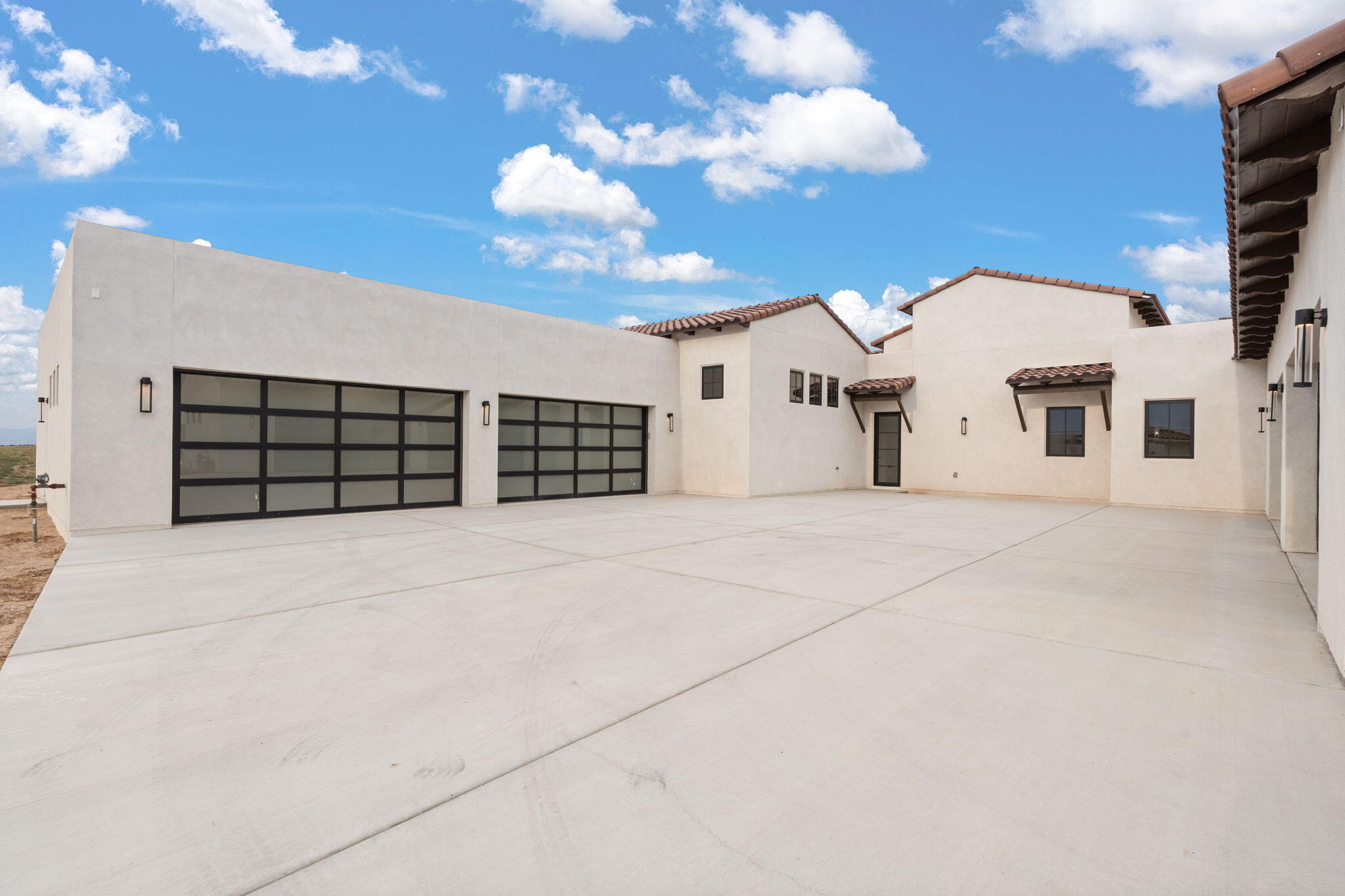 8601 Beverly Hills Avenue NE