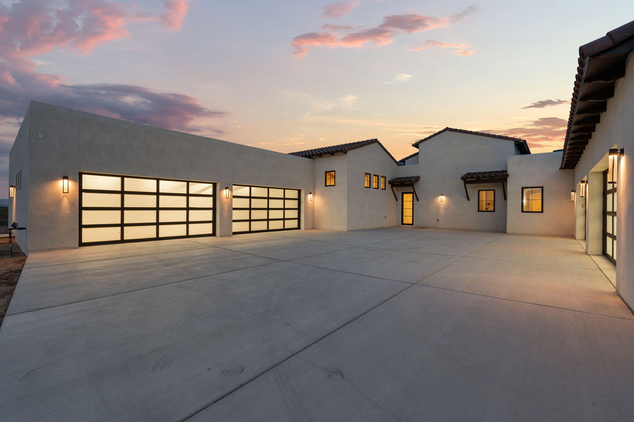 8601 Beverly Hills Avenue NE