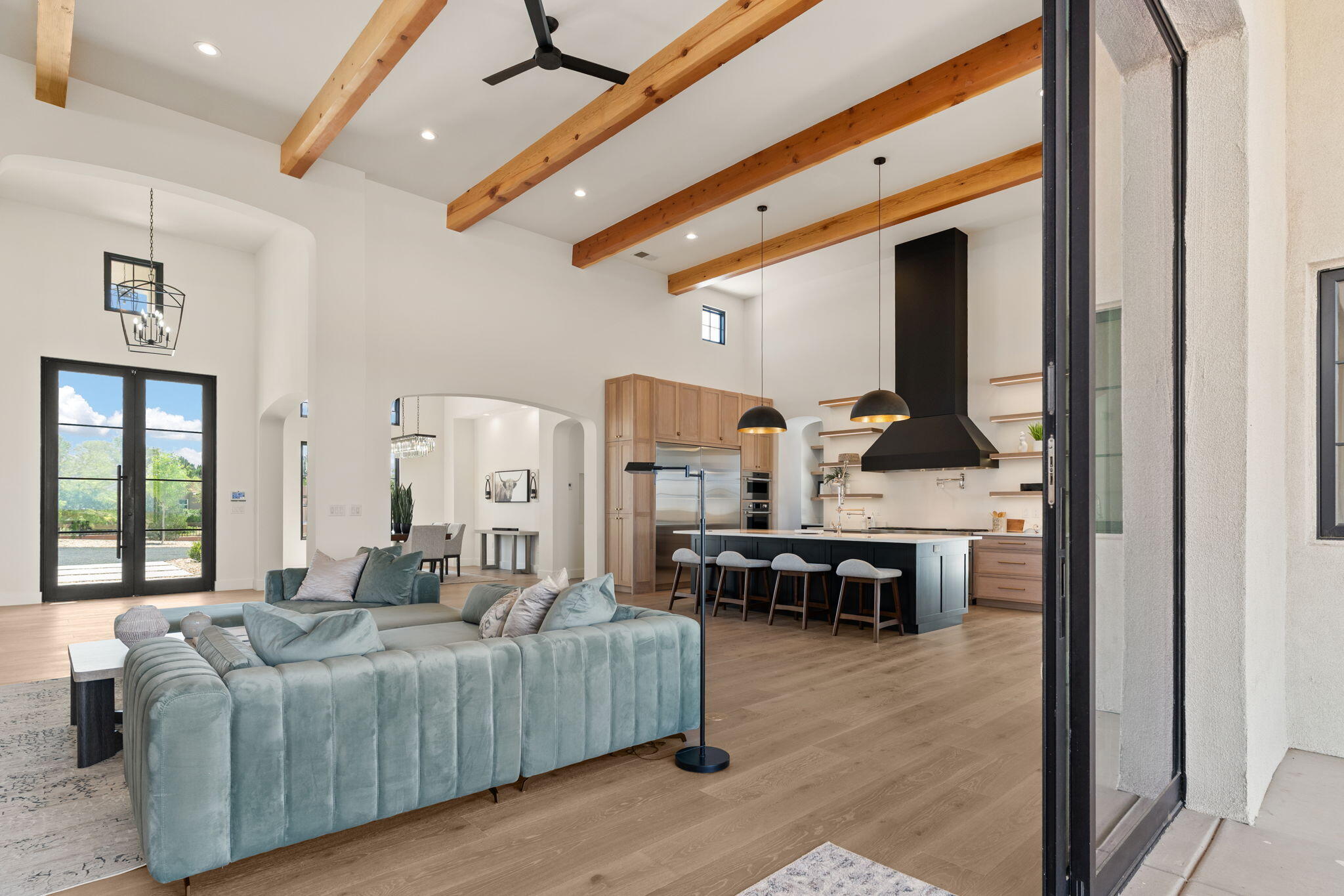 8601 Beverly Hills Avenue NE