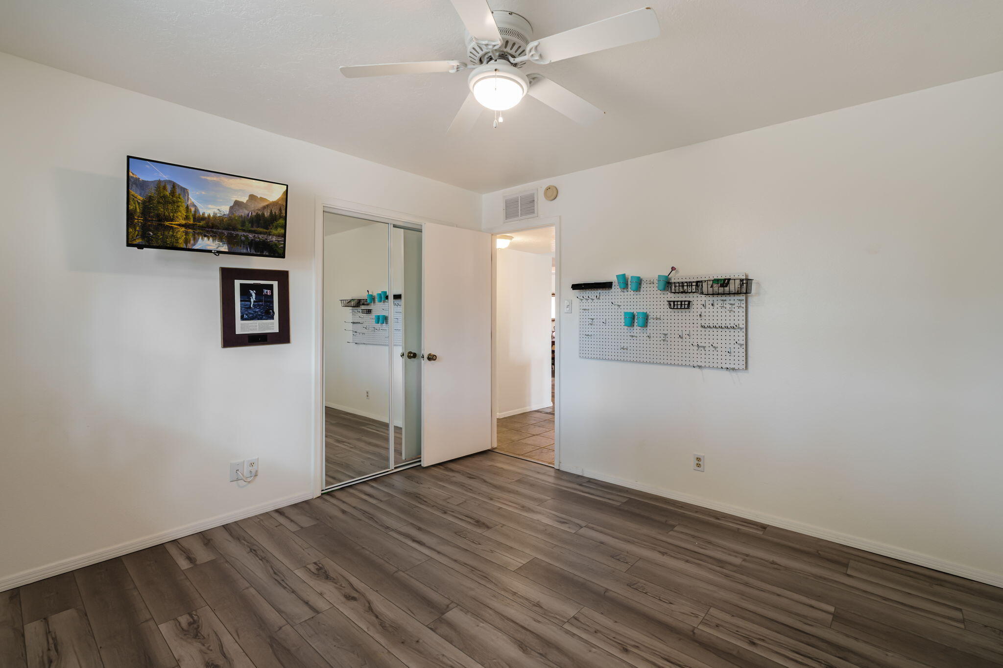 5001 JUSTIN Drive NW