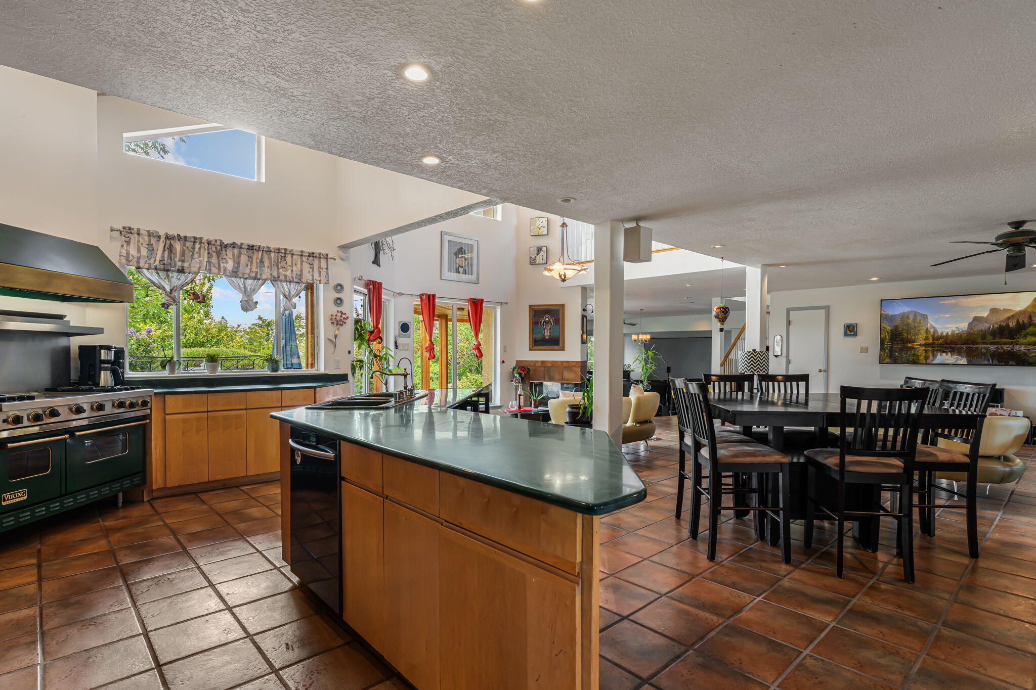 5001 JUSTIN Drive NW