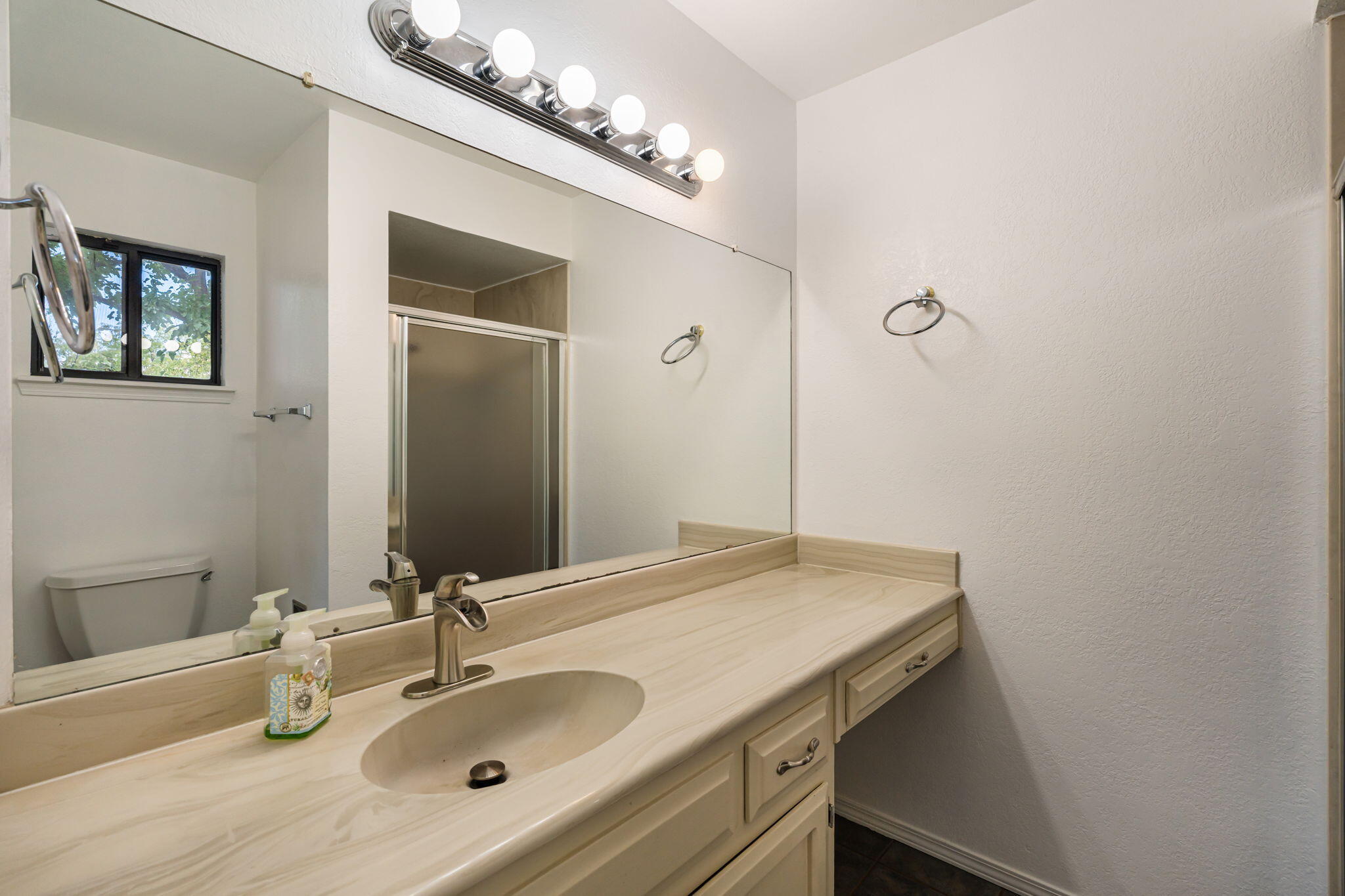 5001 JUSTIN Drive NW