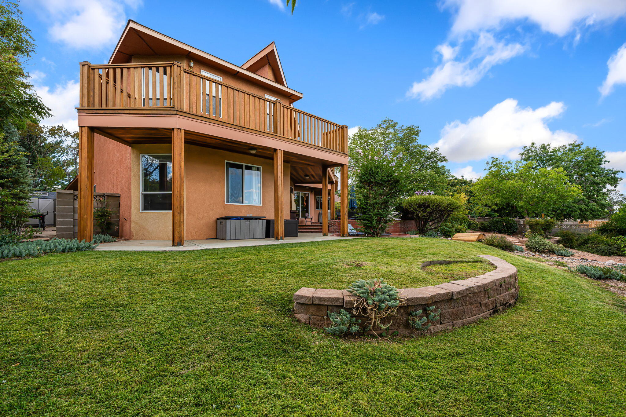 5001 JUSTIN Drive NW