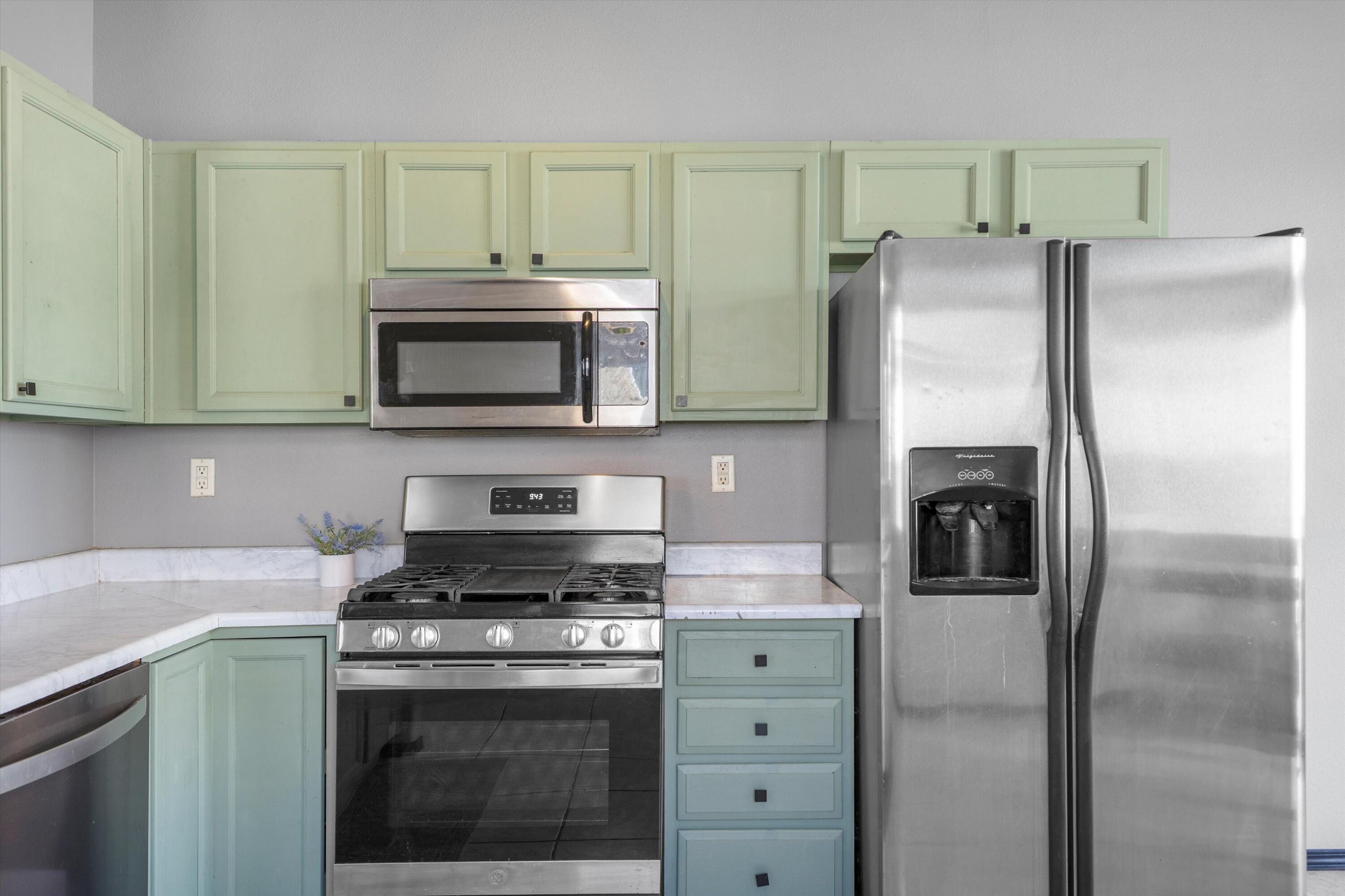 10627 Shooting Star Street NW