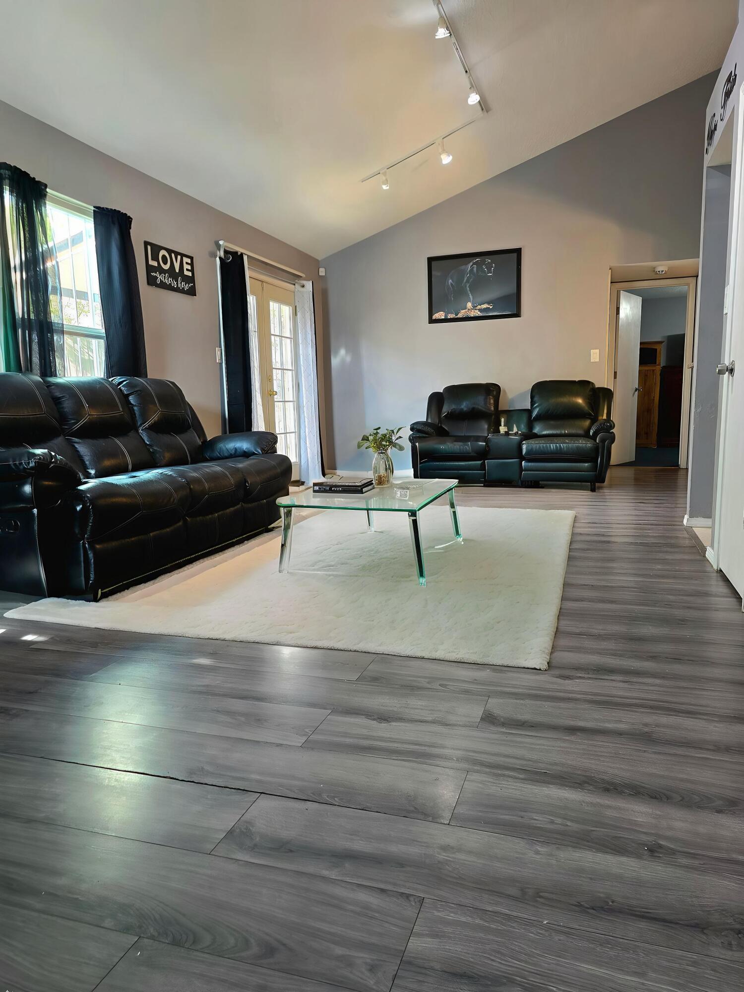 924 W Sky Street SW