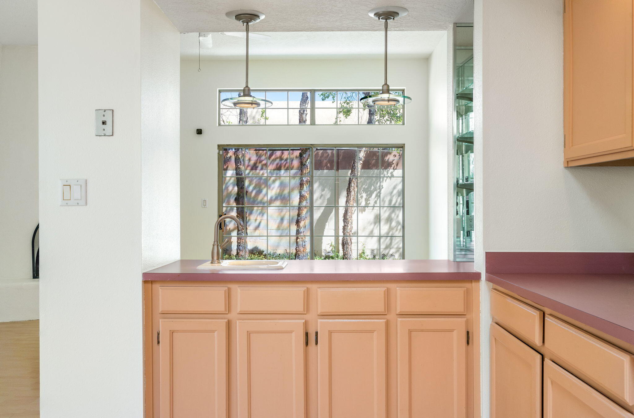 7904 Woodridge Drive NE