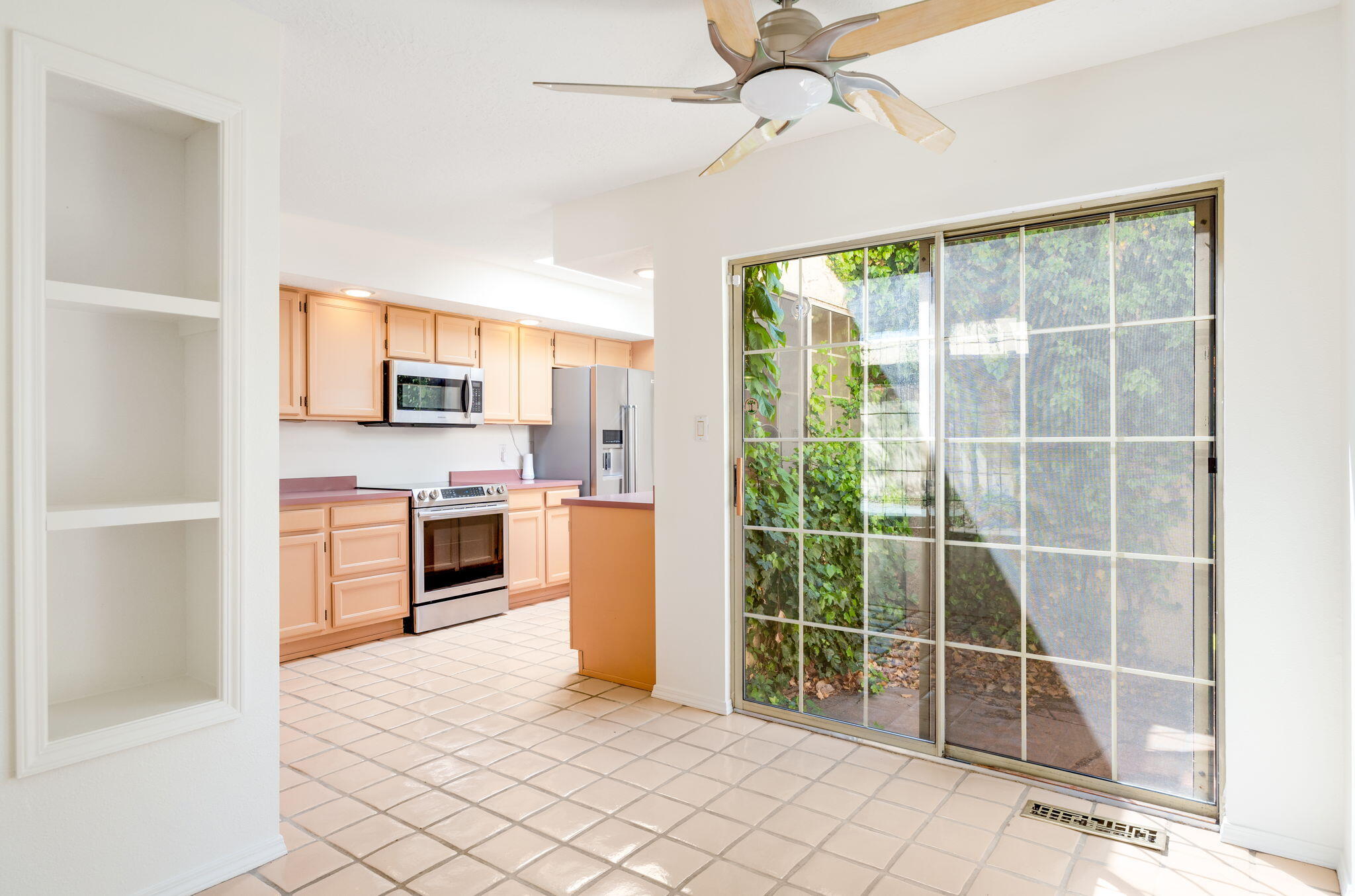 7904 Woodridge Drive NE