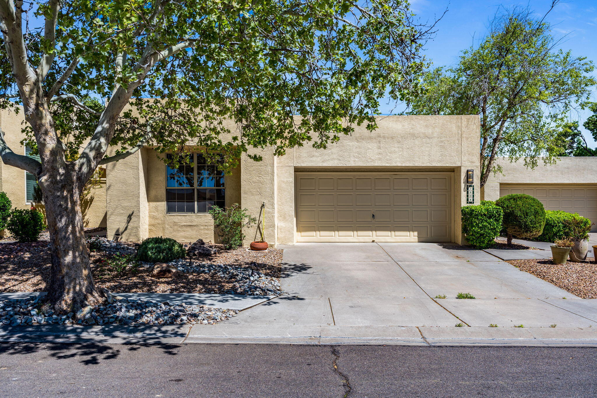 7904 Woodridge Drive NE