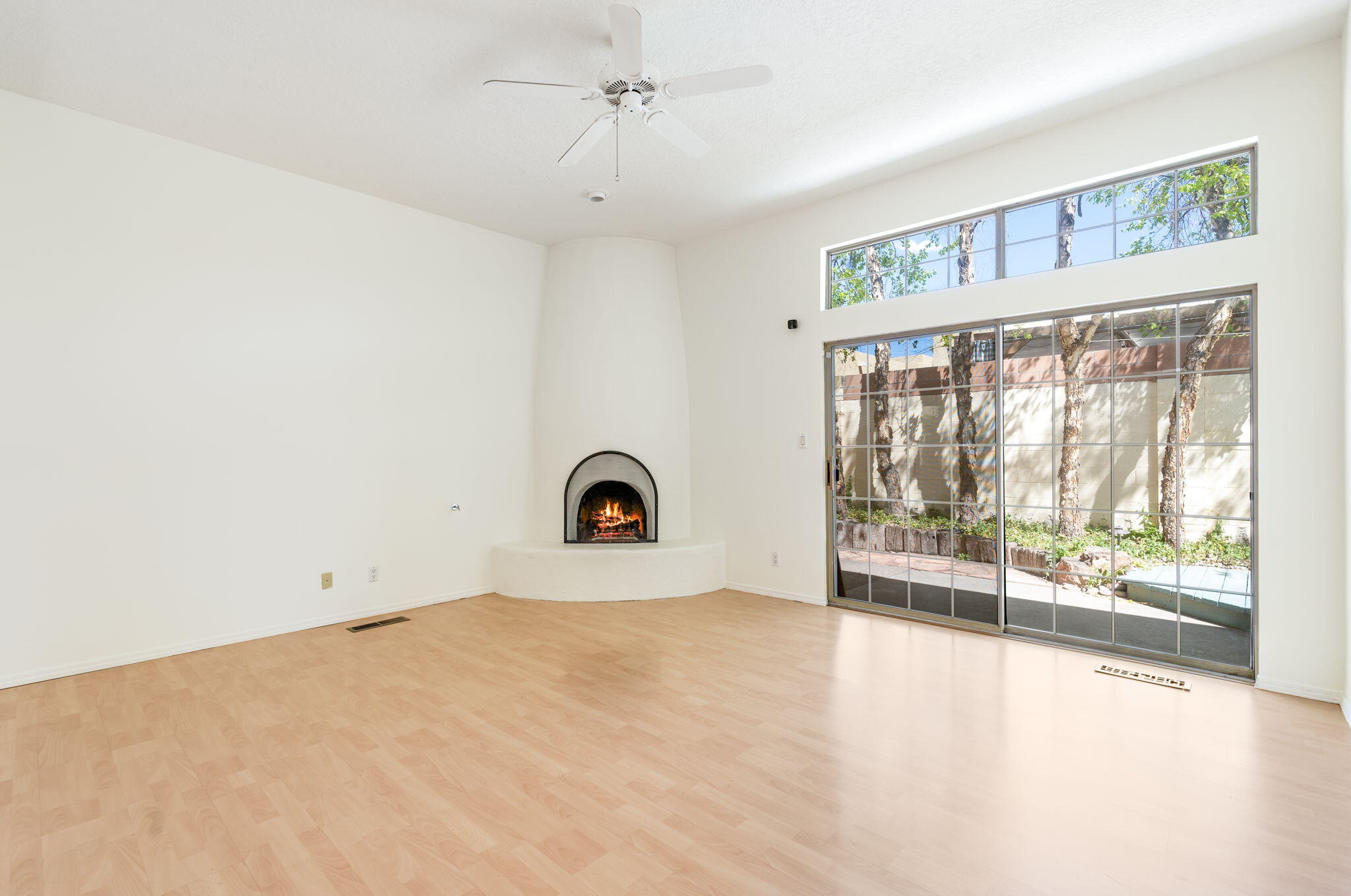 7904 Woodridge Drive NE