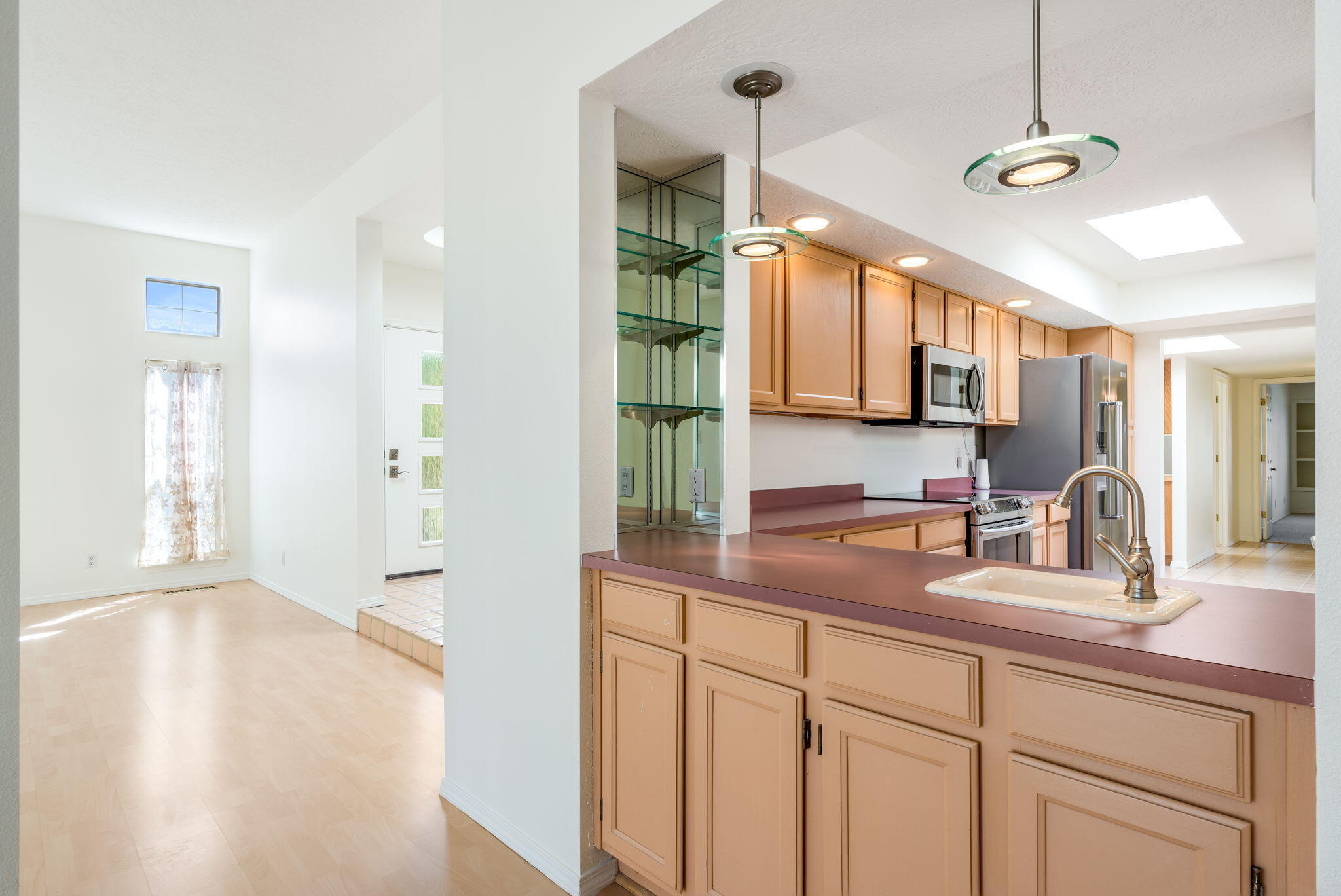 7904 Woodridge Drive NE